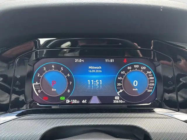 Volkswagen Golf view 14