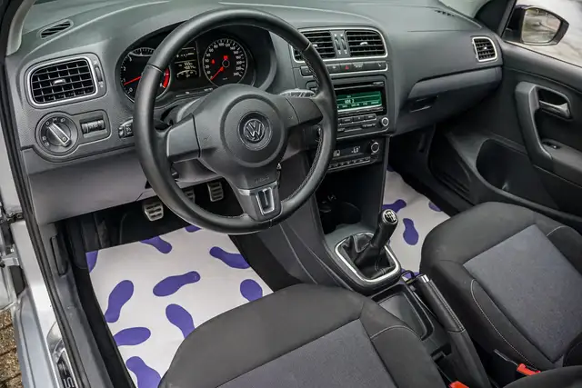 Volkswagen Polo view 9