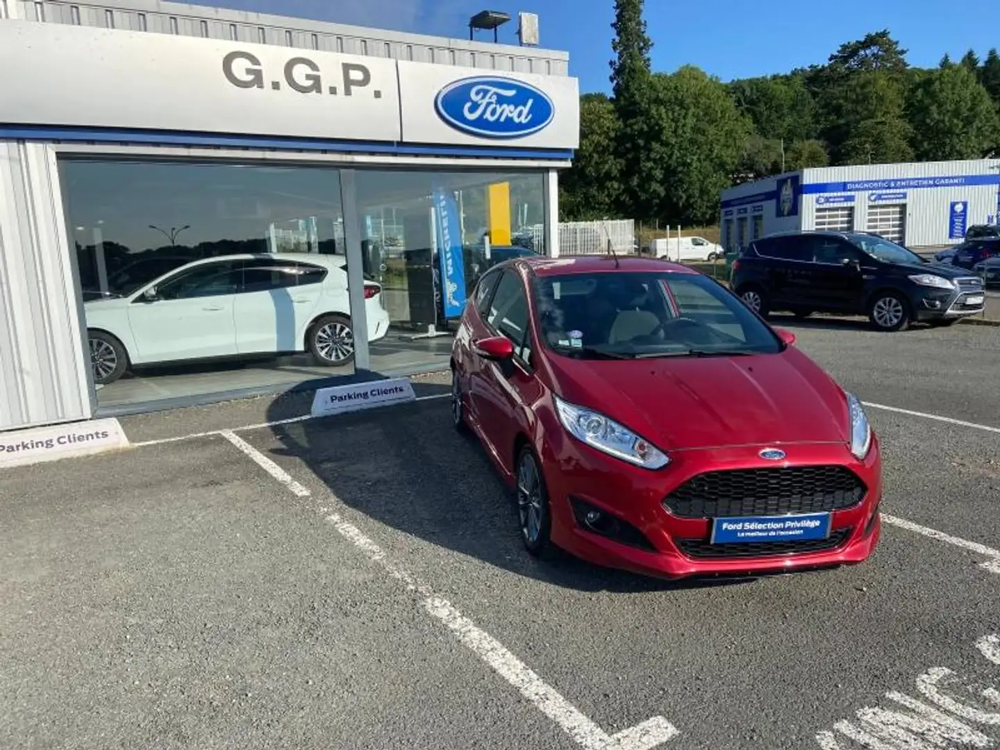 Ford Fiesta 1.0 EcoBoost 125ch Stop\u0026Start ST-Line 3p Rouge - 2