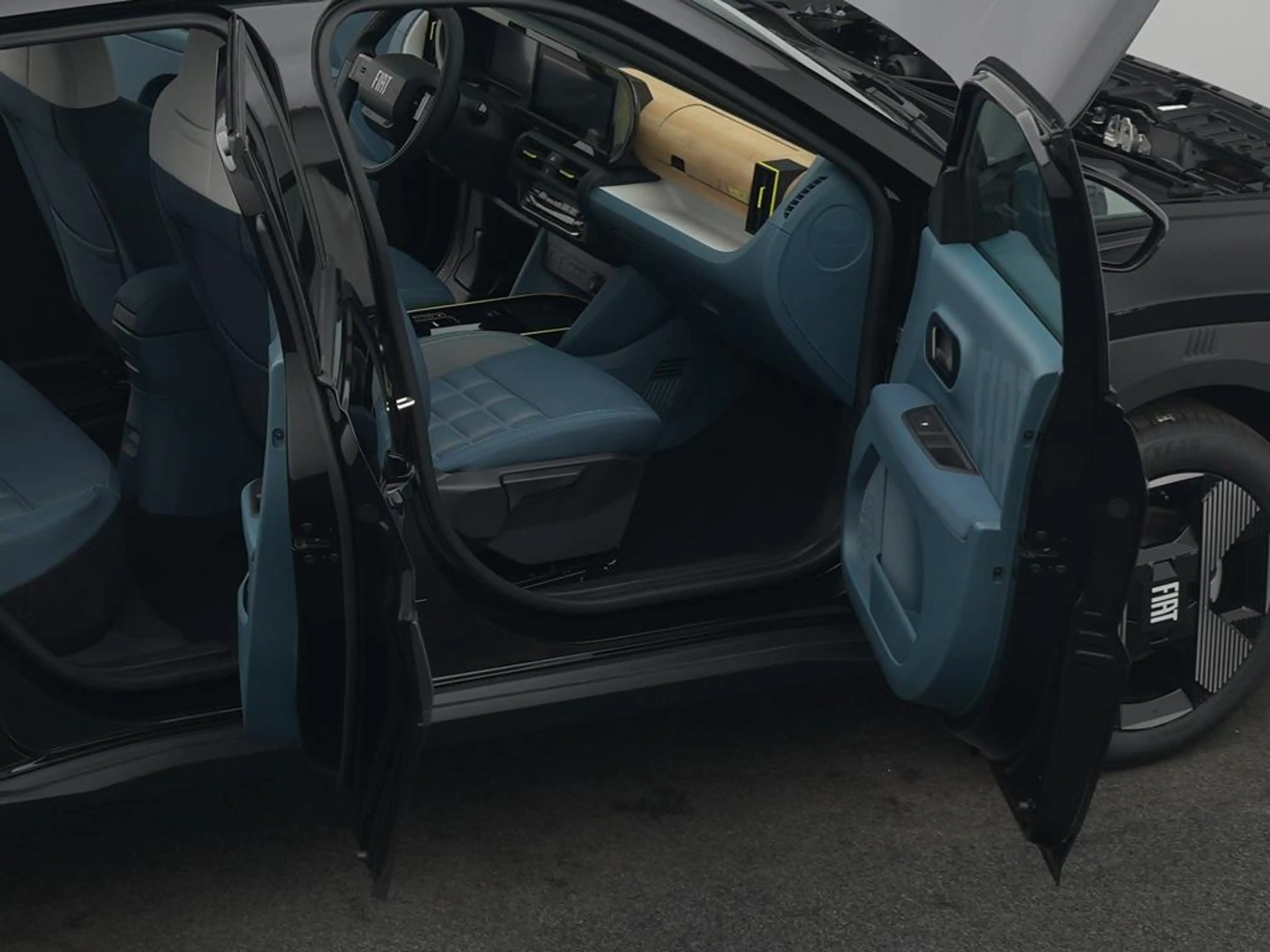 Fiat Grande Panda Hybrid La Prima + Winterpaket — photo 12