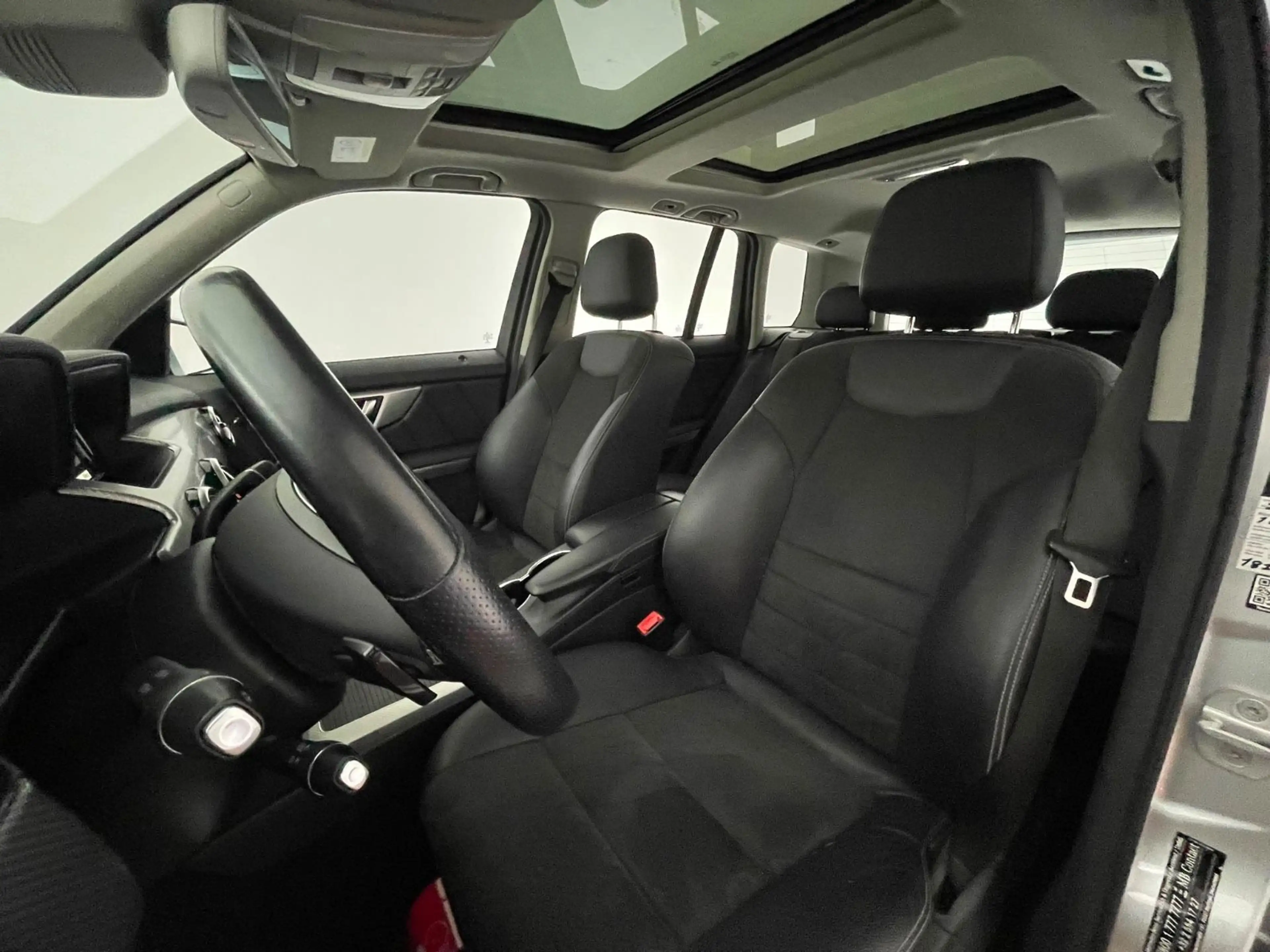 Mercedes-Benz GLK 220 4M SPORT/2.HD/H&K/PANO/20ZOLL/XEN/AHK — photo 8