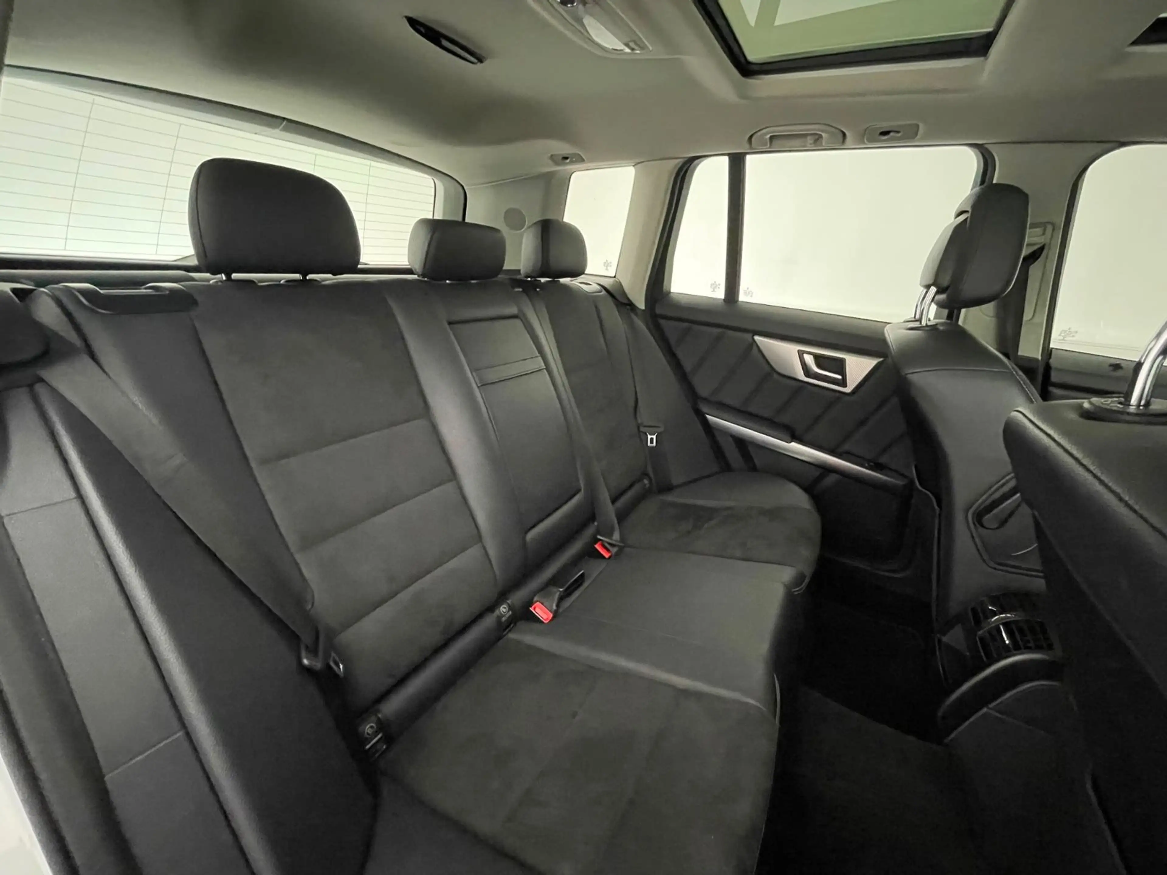 Mercedes-Benz GLK 220 4M SPORT/2.HD/H&K/PANO/20ZOLL/XEN/AHK — photo 10