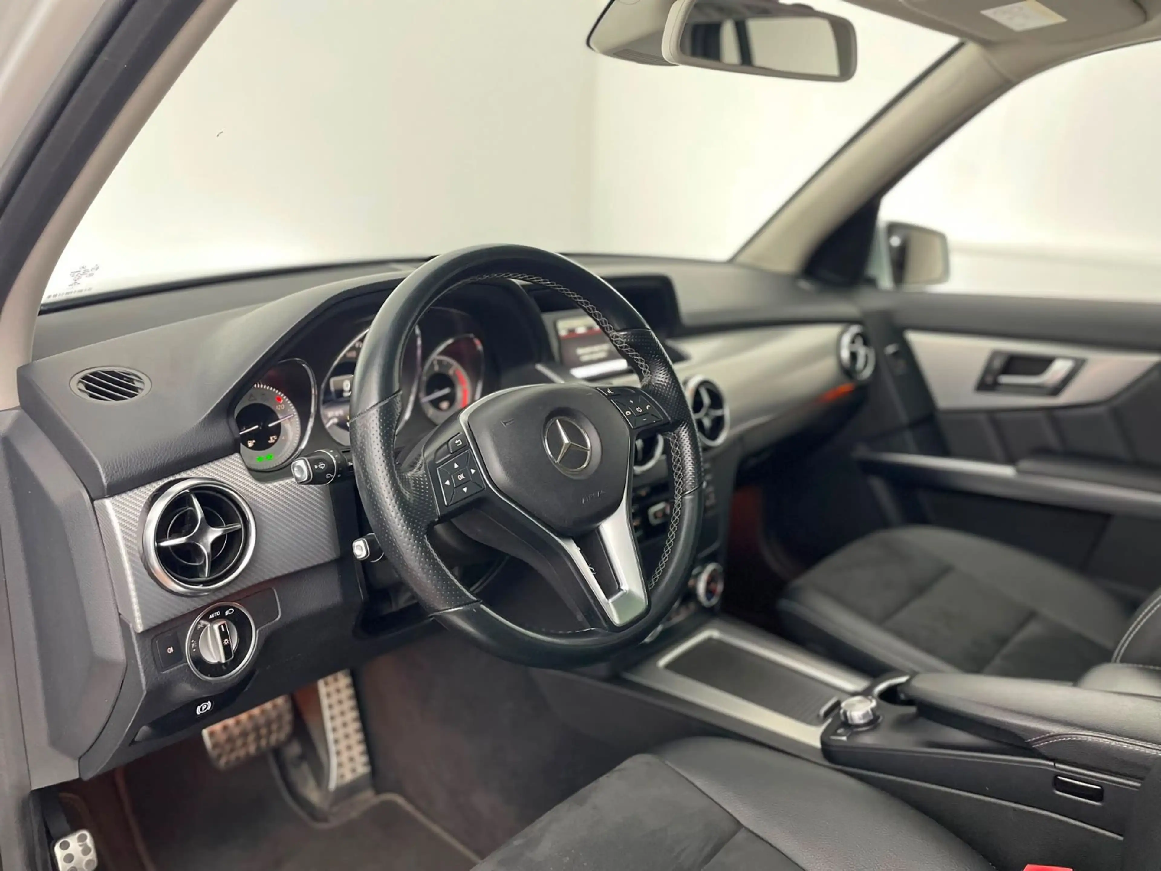 Mercedes-Benz GLK 220 4M SPORT/2.HD/H&K/PANO/20ZOLL/XEN/AHK — photo 7