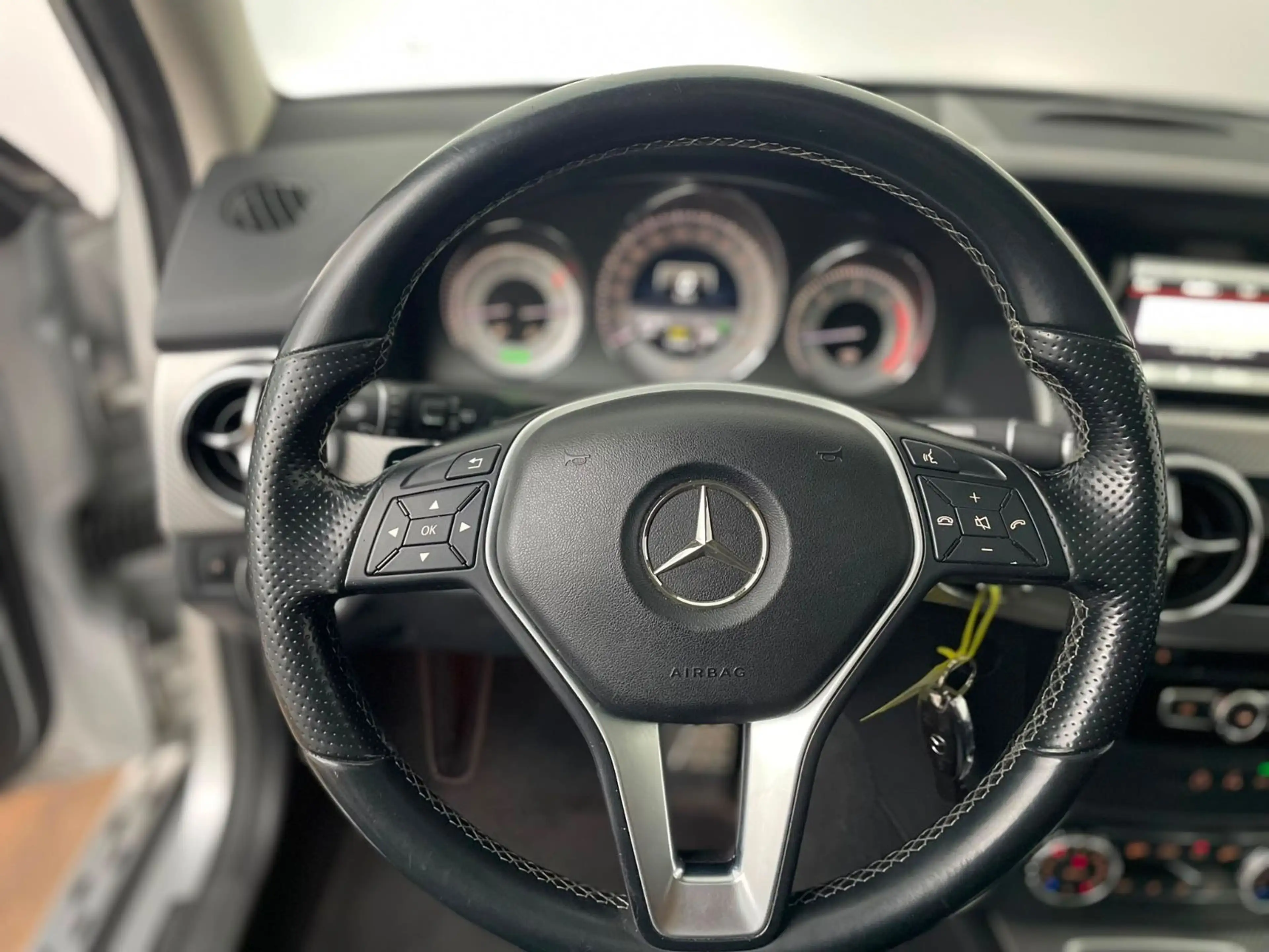 Mercedes-Benz GLK 220 4M SPORT/2.HD/H&K/PANO/20ZOLL/XEN/AHK — photo 9