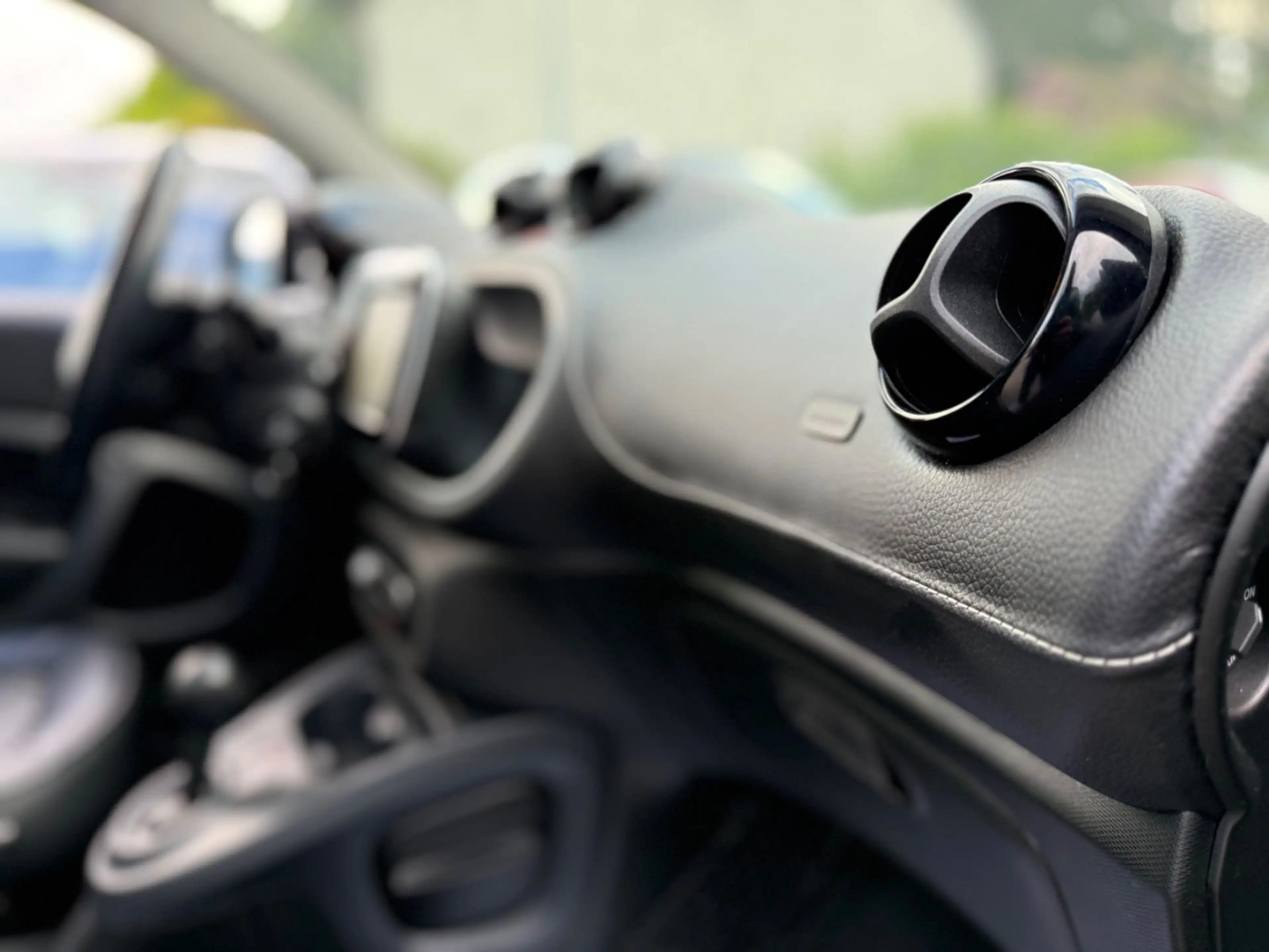 smart forTwo BRABUS XCLUSIVE*NAVI*PANORAMA*KAMERA* — photo 23