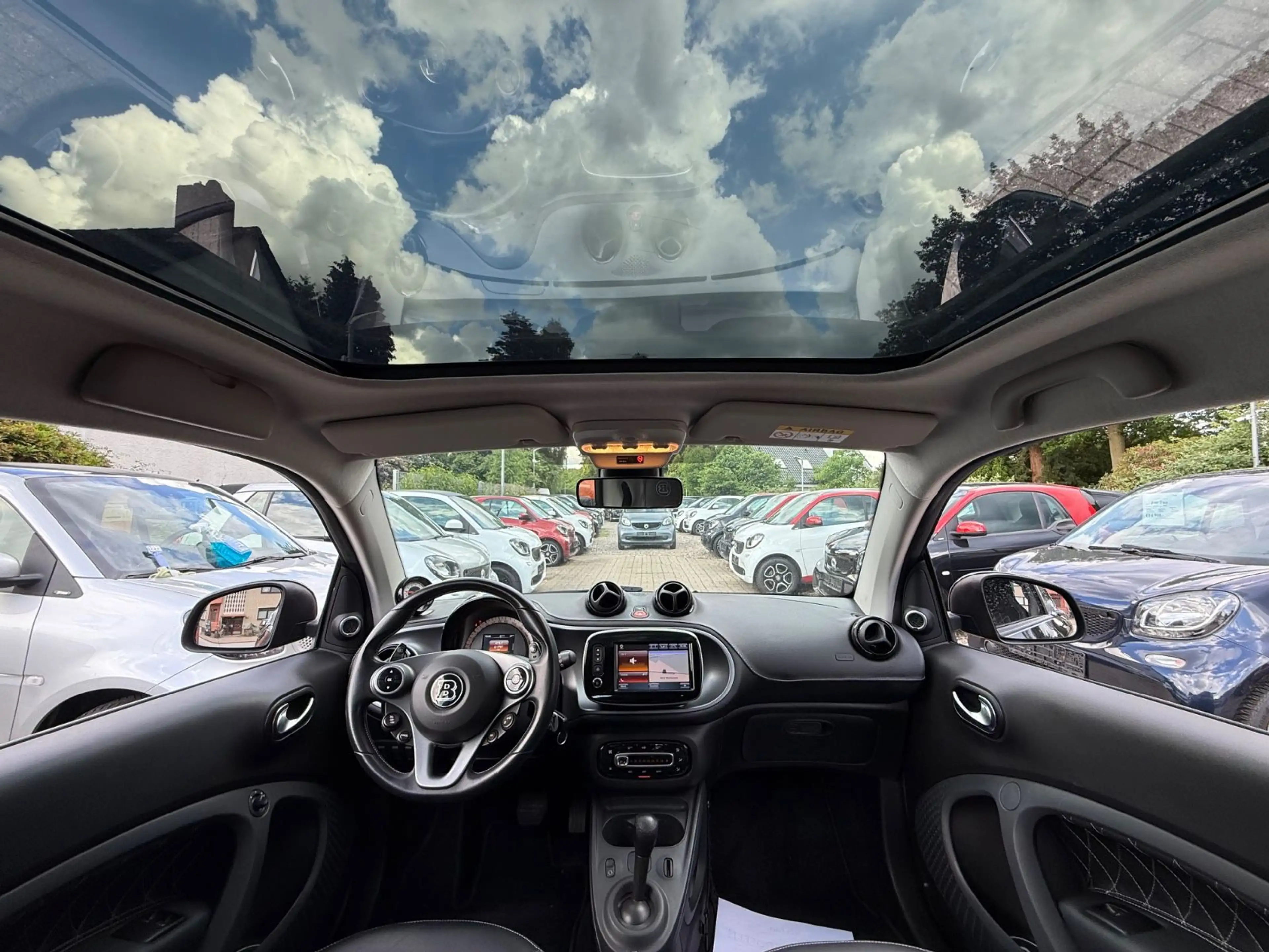 smart forTwo BRABUS XCLUSIVE*NAVI*PANORAMA*KAMERA* — photo 26