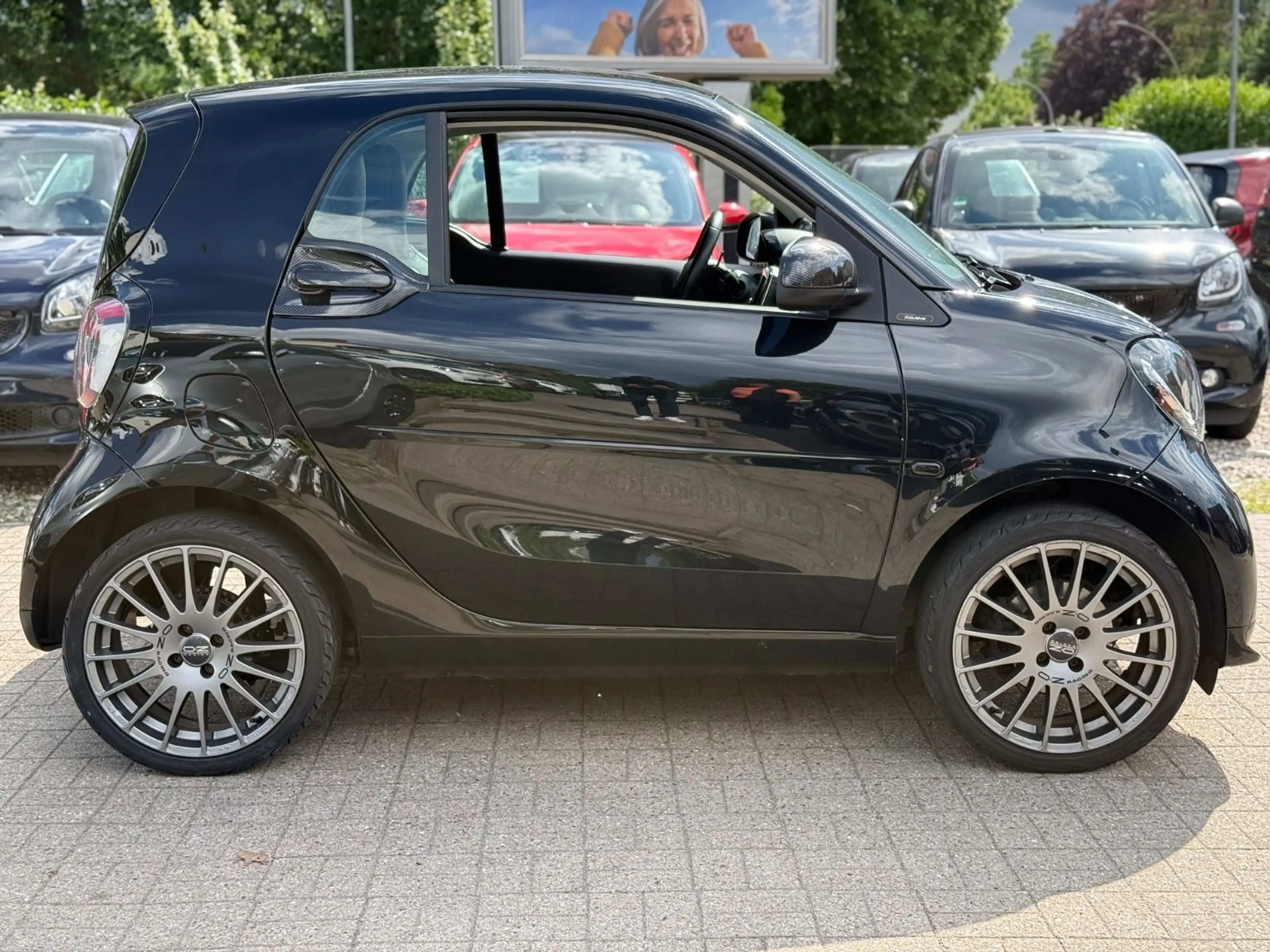 smart forTwo BRABUS XCLUSIVE*NAVI*PANORAMA*KAMERA* — photo 7
