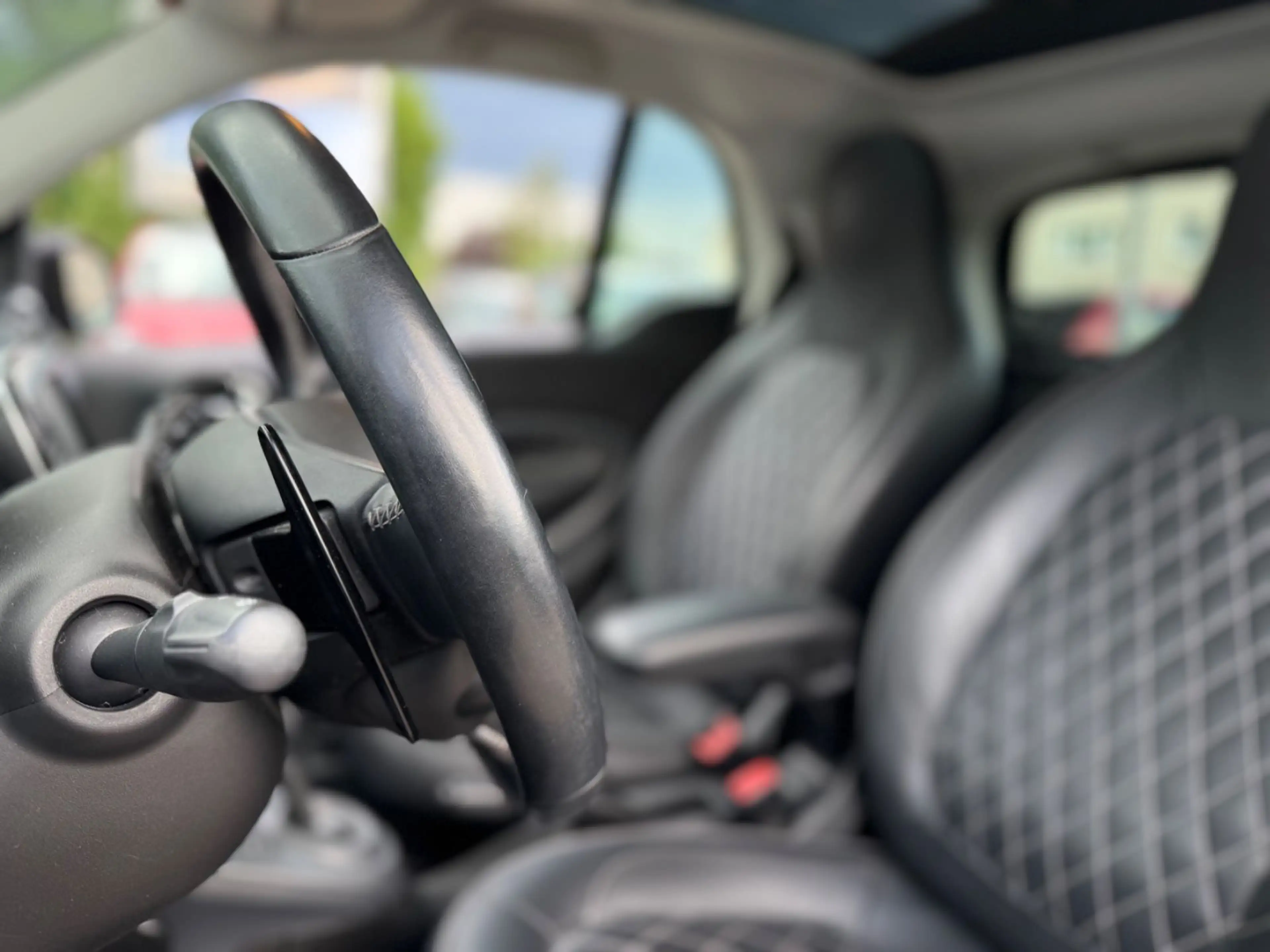 smart forTwo BRABUS XCLUSIVE*NAVI*PANORAMA*KAMERA* — photo 35