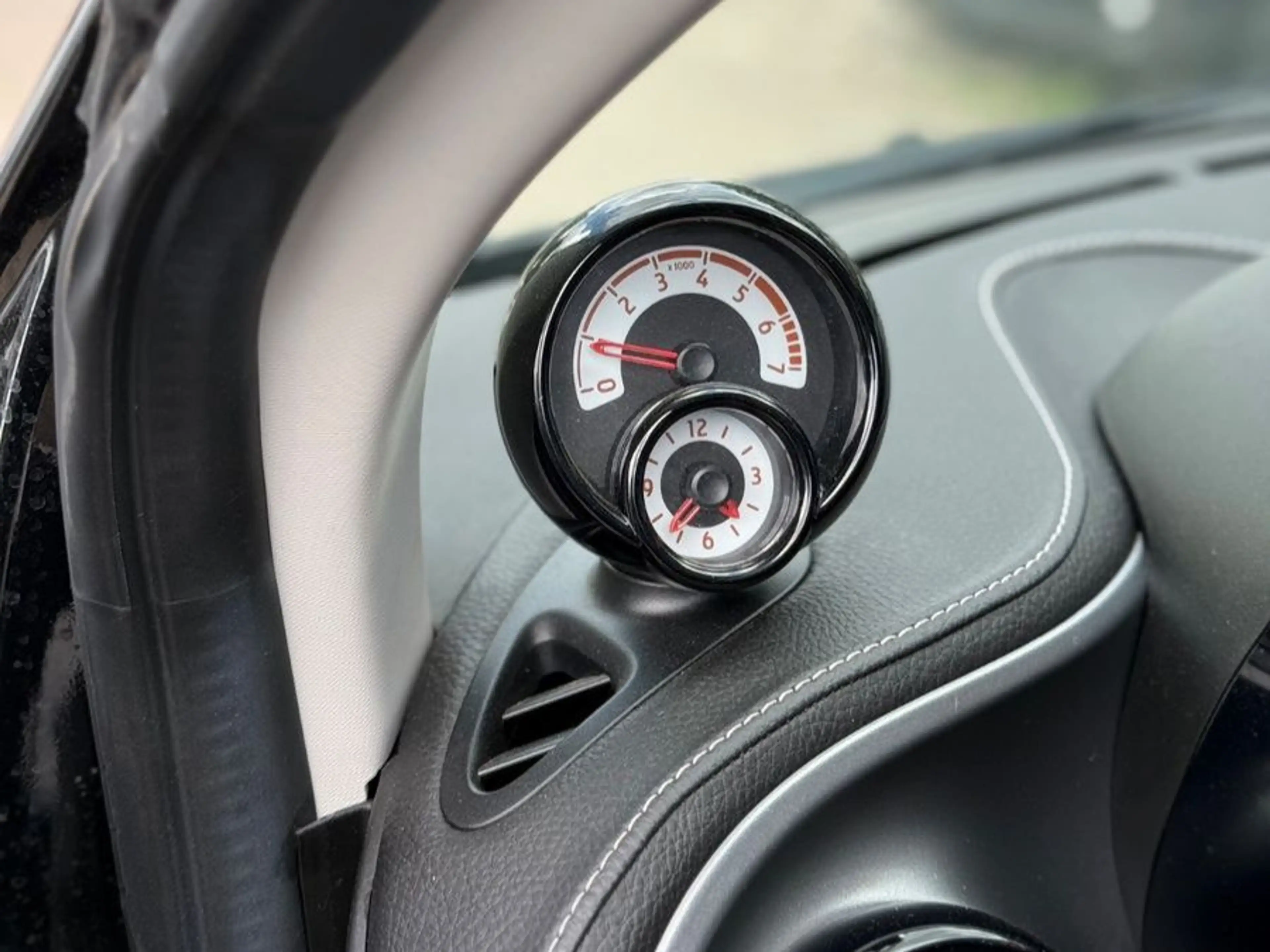 smart forTwo BRABUS XCLUSIVE*NAVI*PANORAMA*KAMERA* — photo 40