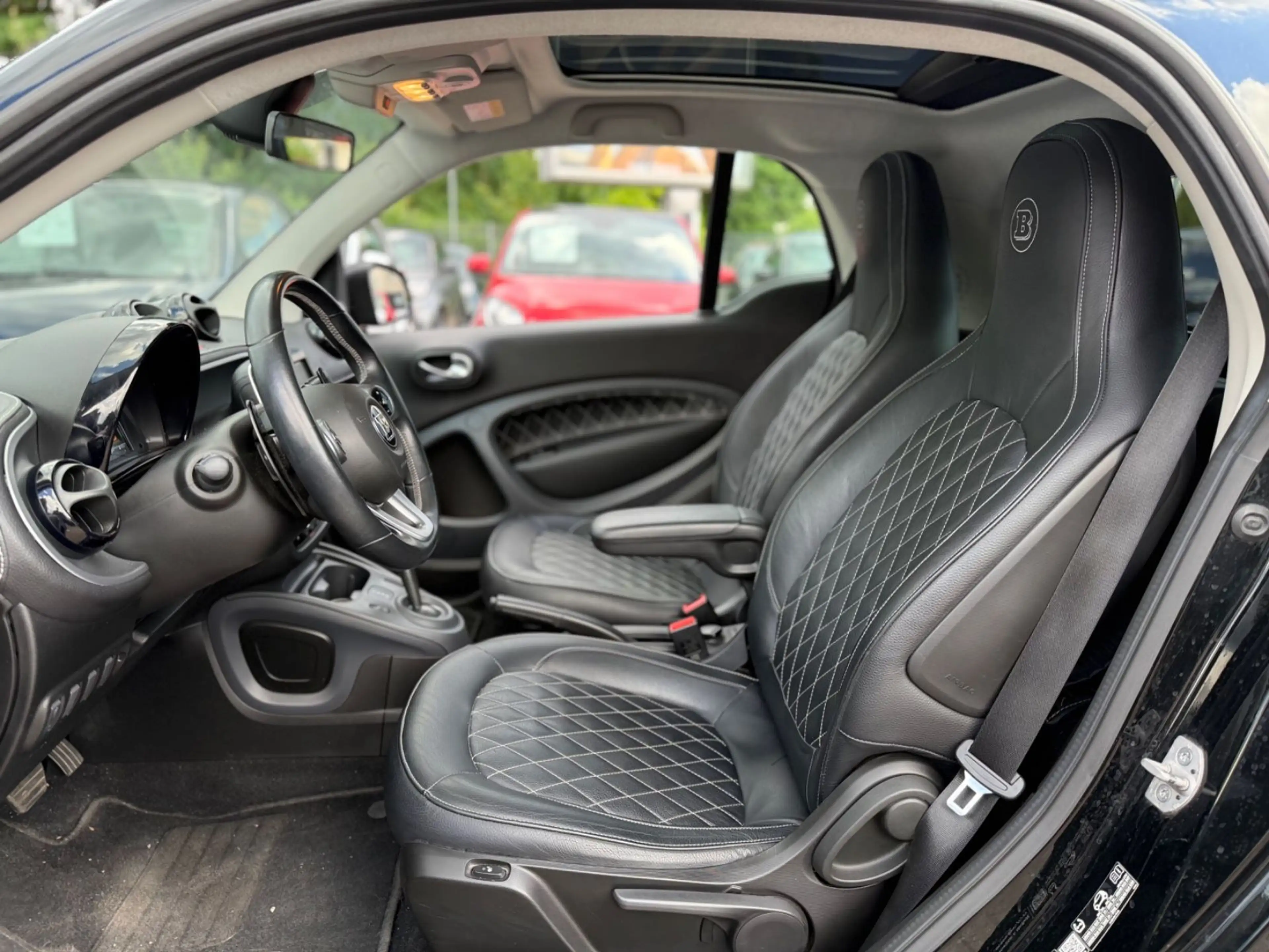 smart forTwo BRABUS XCLUSIVE*NAVI*PANORAMA*KAMERA* — photo 37