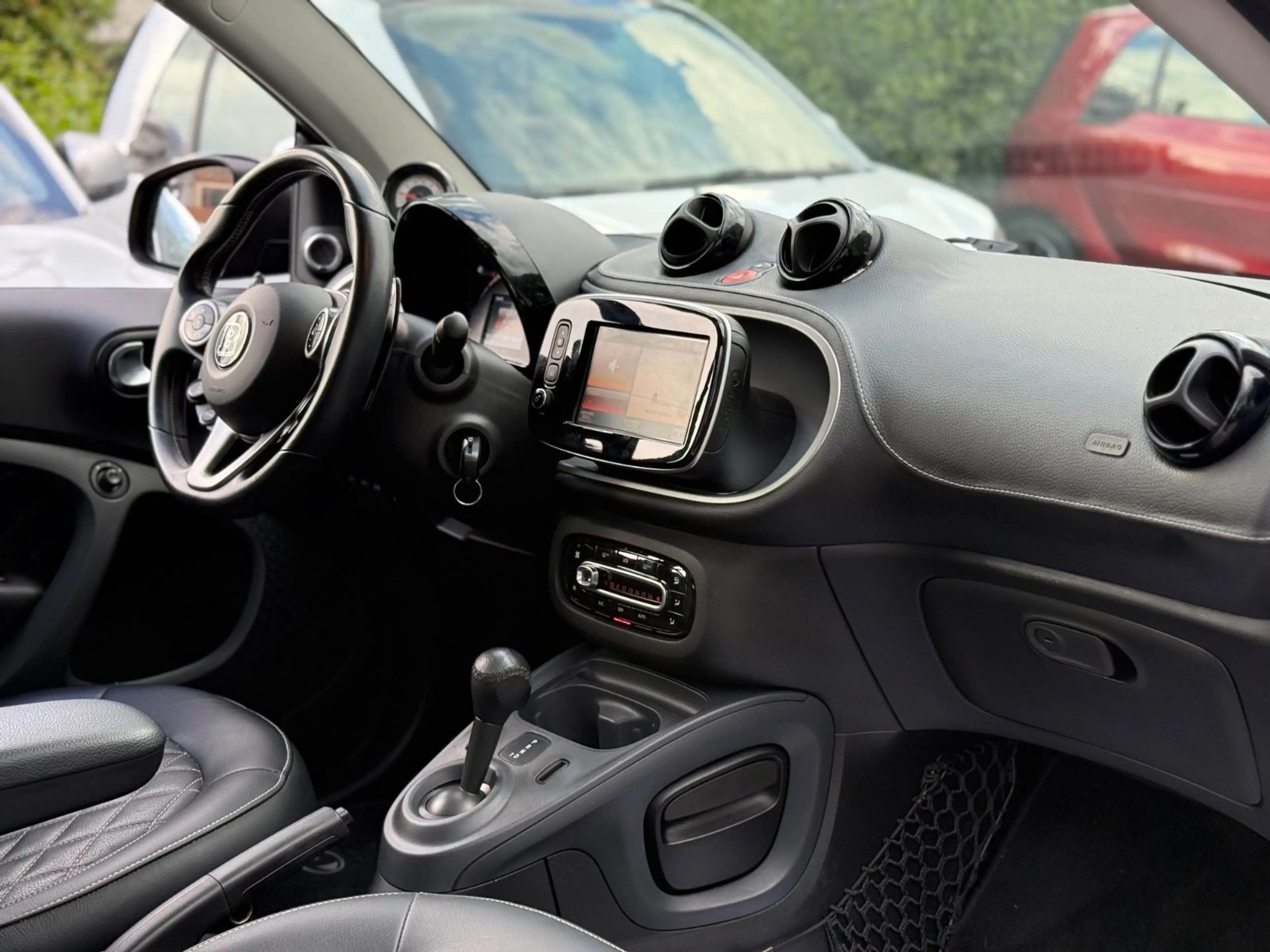 smart forTwo BRABUS XCLUSIVE*NAVI*PANORAMA*KAMERA* — photo 17