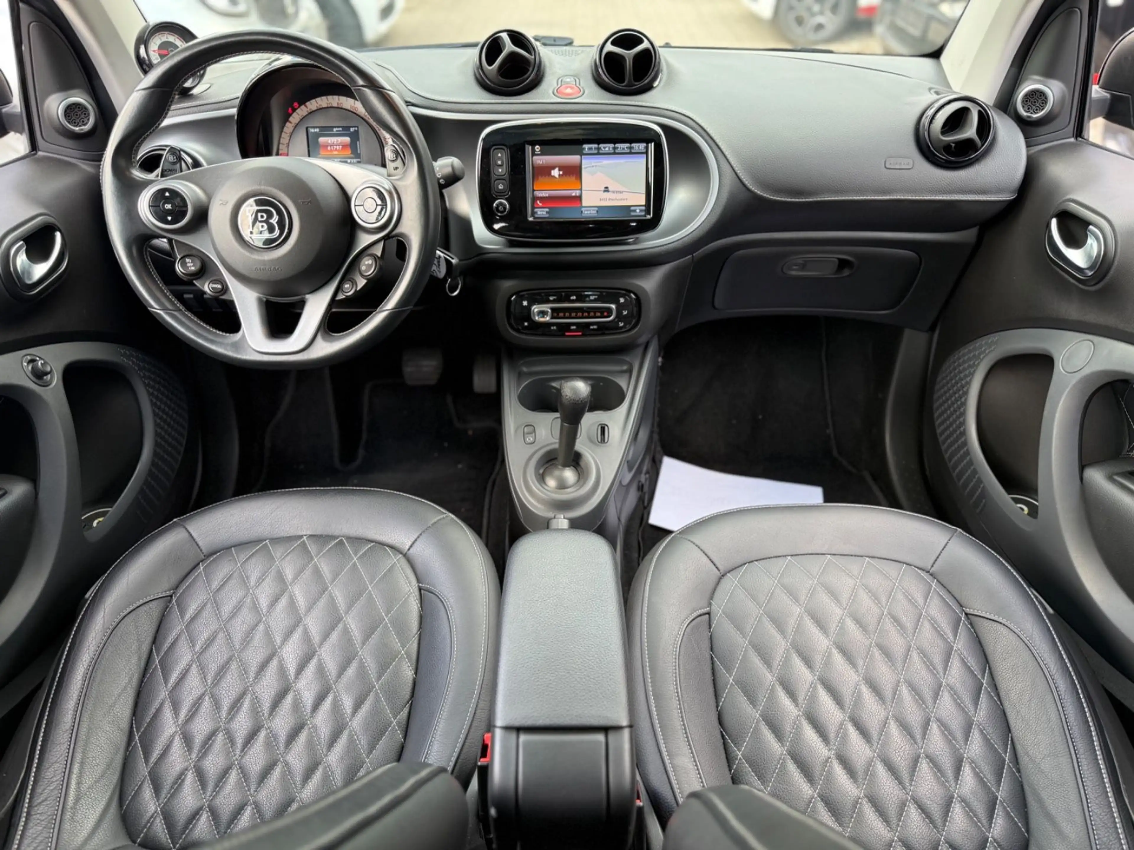 smart forTwo BRABUS XCLUSIVE*NAVI*PANORAMA*KAMERA* — photo 27