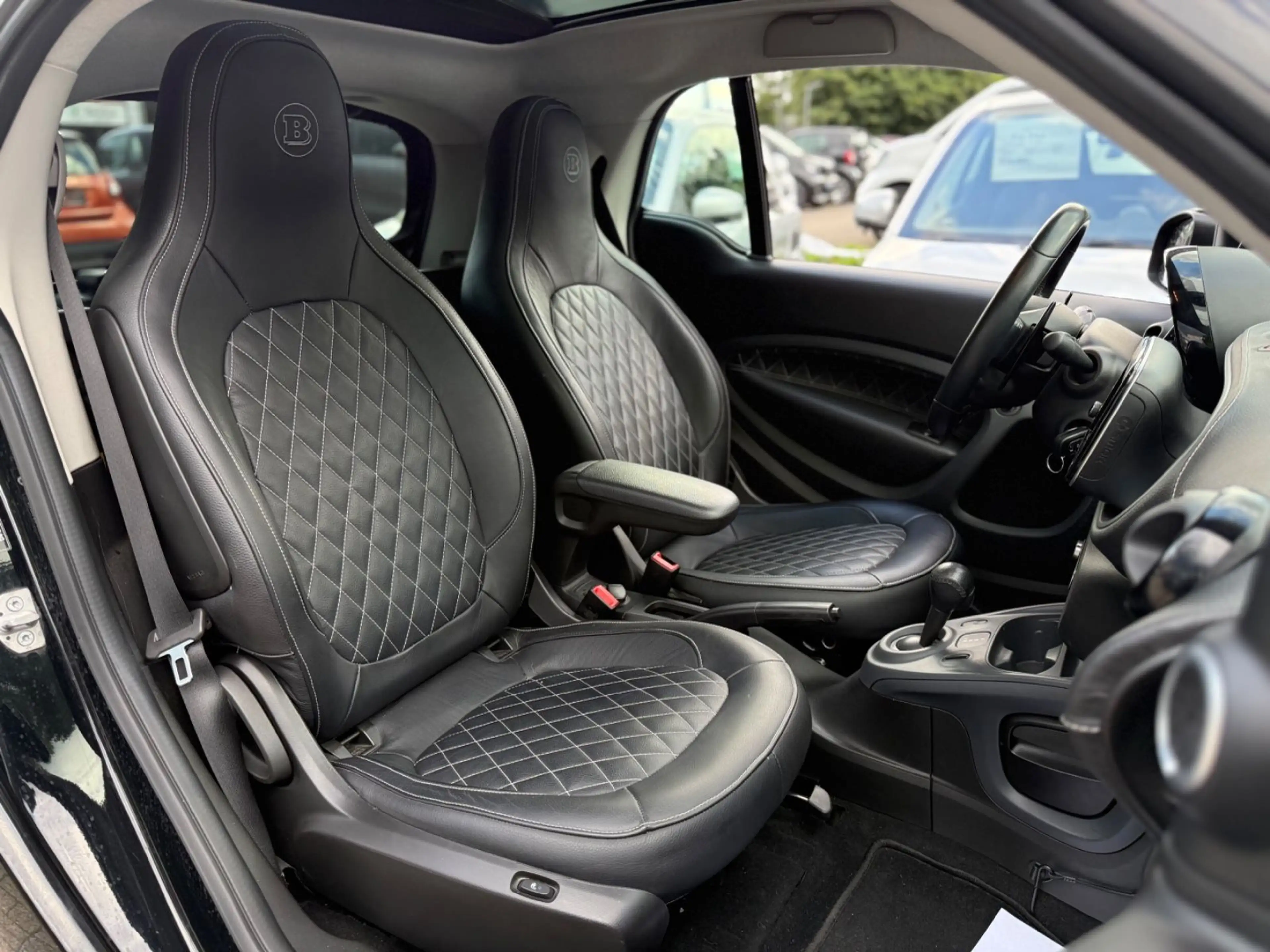 smart forTwo BRABUS XCLUSIVE*NAVI*PANORAMA*KAMERA* — photo 19