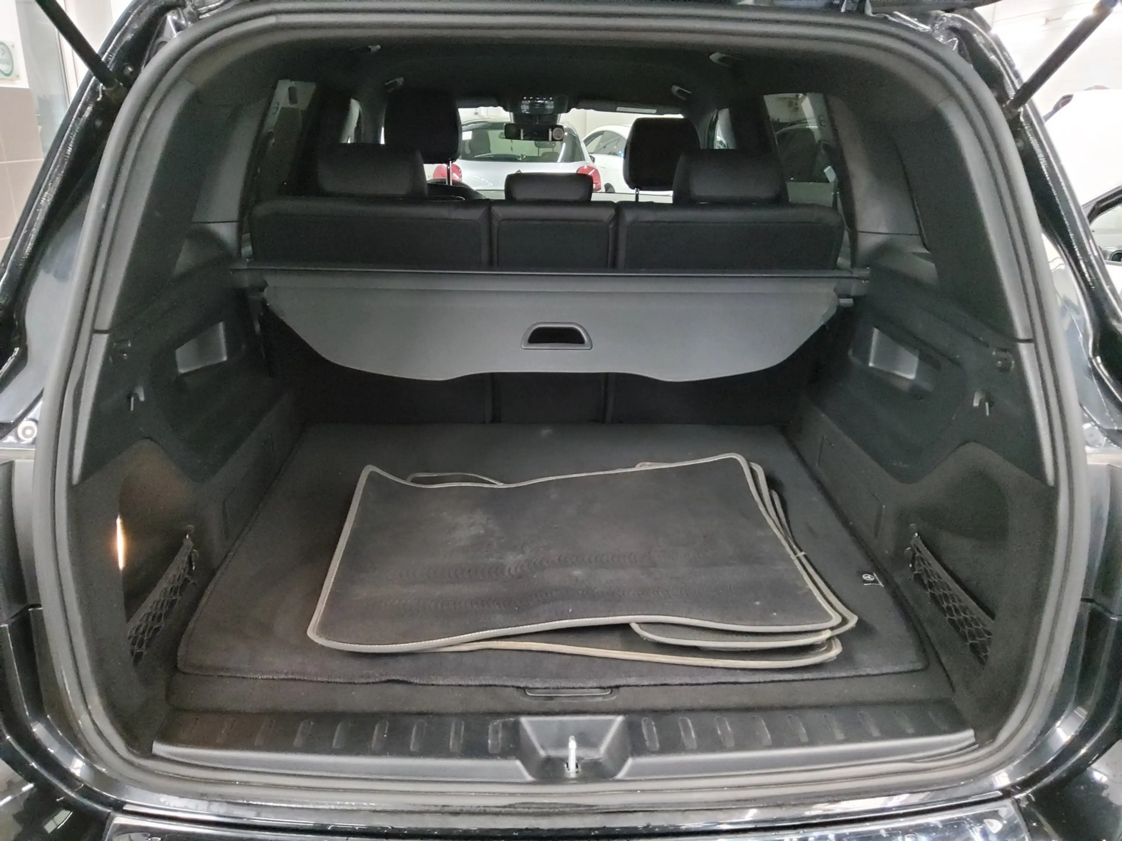 Mercedes-Benz GLB 220 GLB 220 NAVI KLIMA RADIO TEMPO MFL SHZ VC PDC AHK Leder LED RFK — photo 12