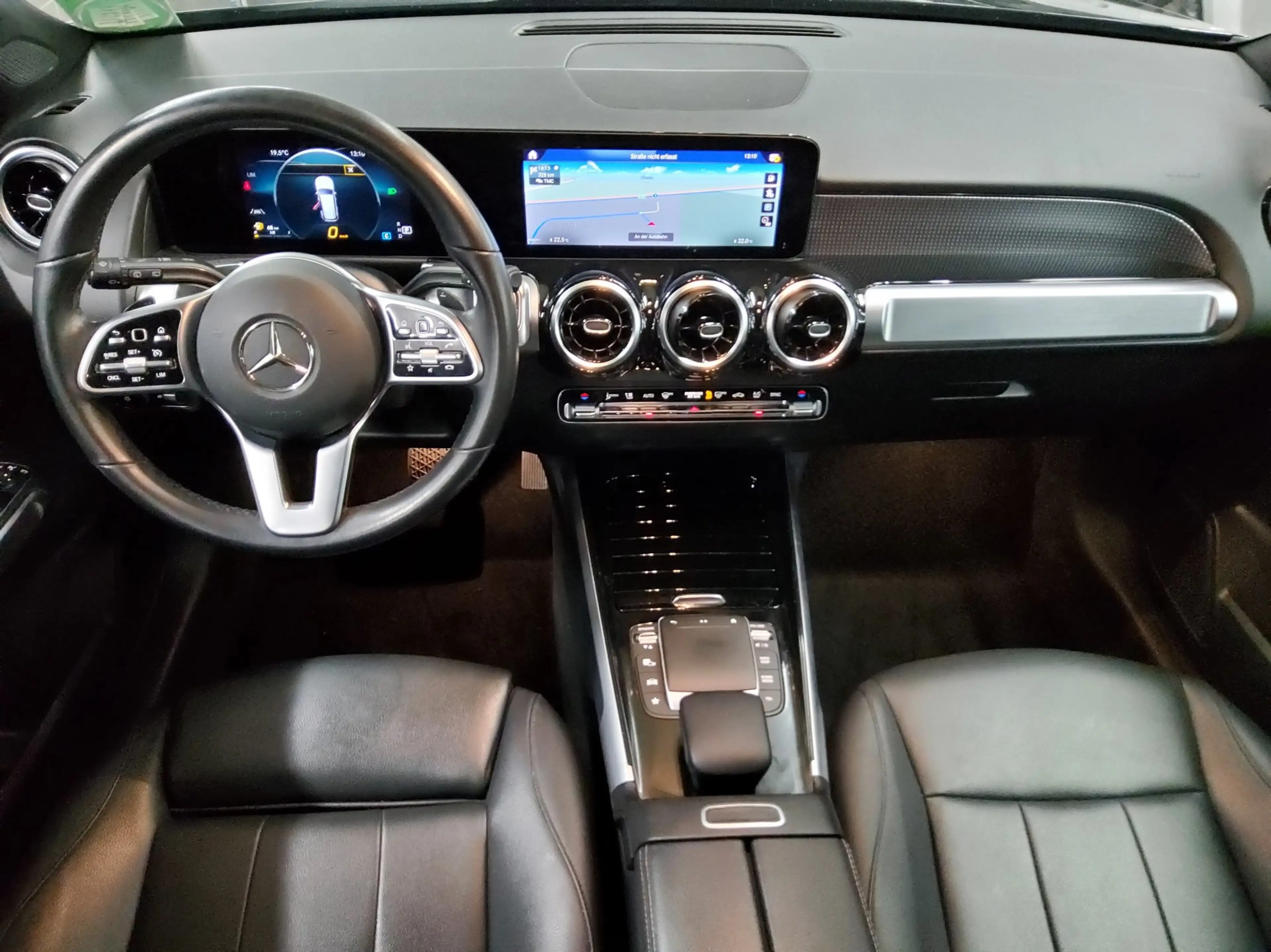 Mercedes-Benz GLB 220 GLB 220 NAVI KLIMA RADIO TEMPO MFL SHZ VC PDC AHK Leder LED RFK — photo 5