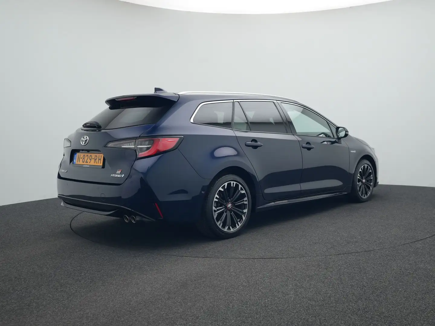 Toyota Corolla Touring Sports 2.0 184 PK Hybrid GR-Sport | NL-Aut Blauw - 2