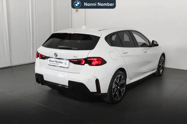BMW 1 Series view 3