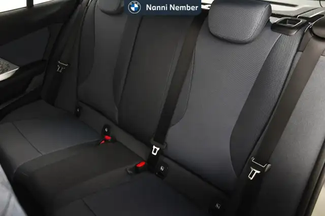 BMW 1 Series view 13