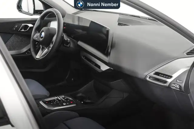 BMW 1 Series view 8