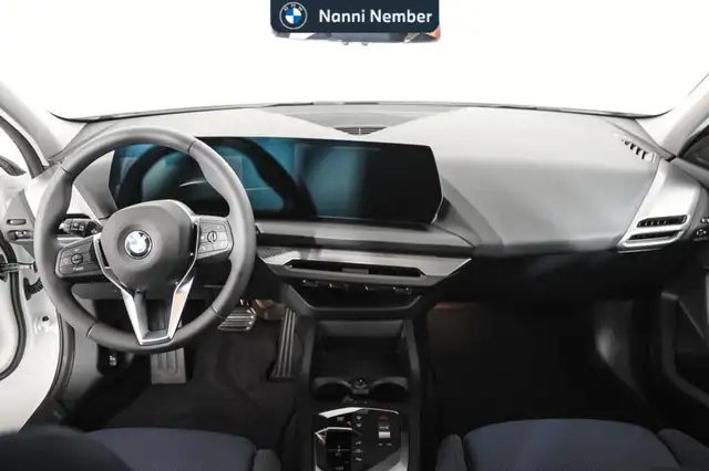 BMW 1 Series view 9