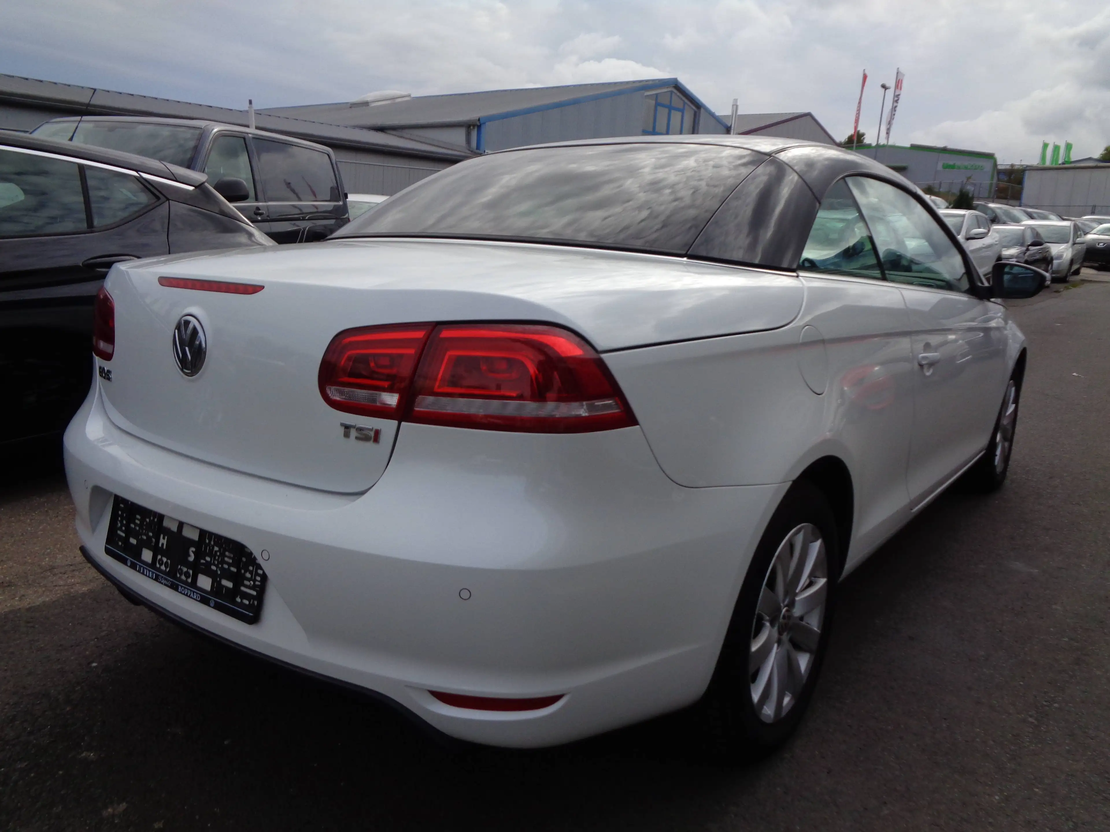 Volkswagen Eos 1.4 Navi°Sitzheizung°Klimaautomatik°Pdc°2.Hand°Scheckheftgepflegt — photo 9