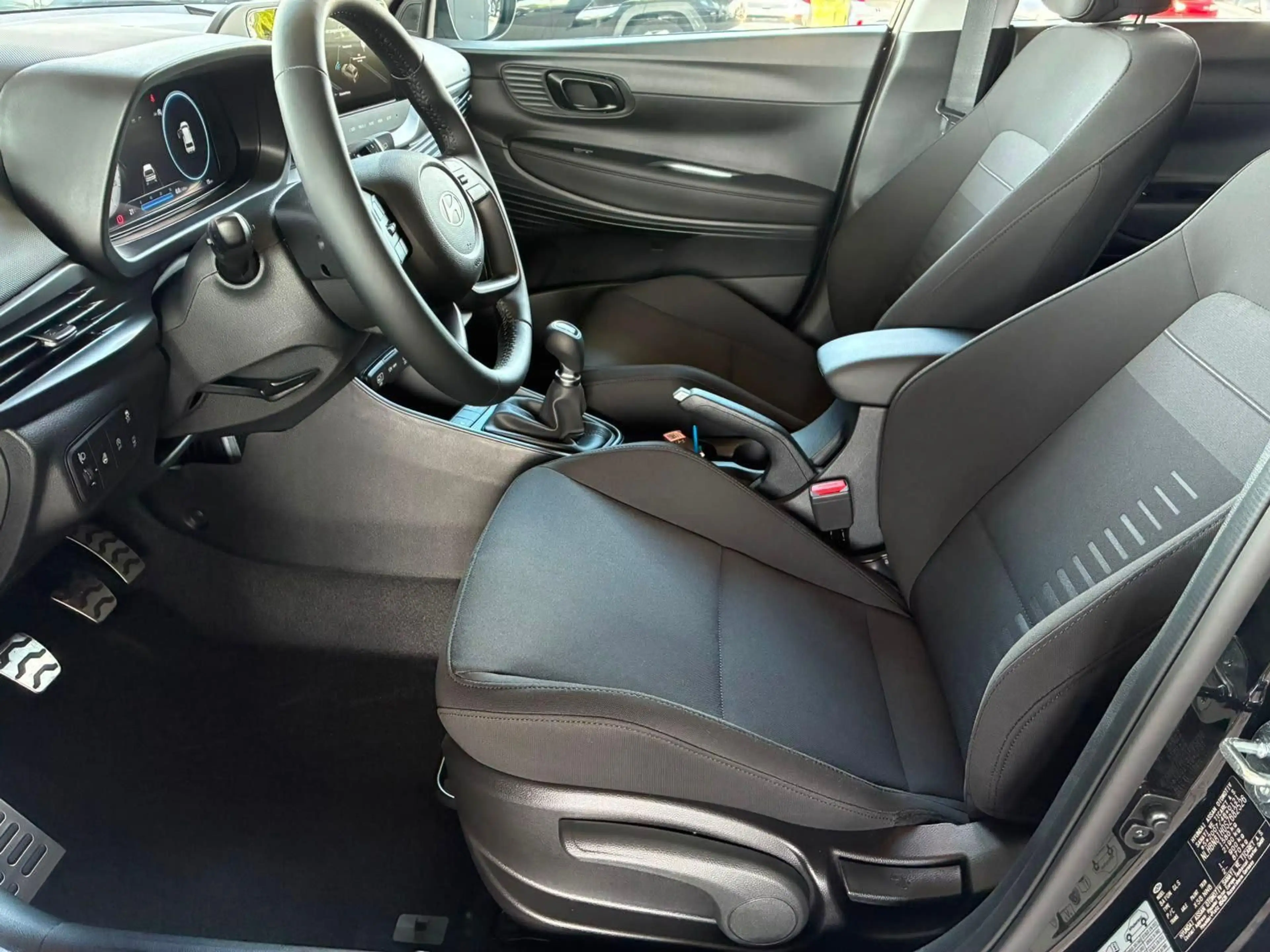 Hyundai BAYON Comfort Plus 1.2 MPI / Sitz + Lenkradhe... — photo 5