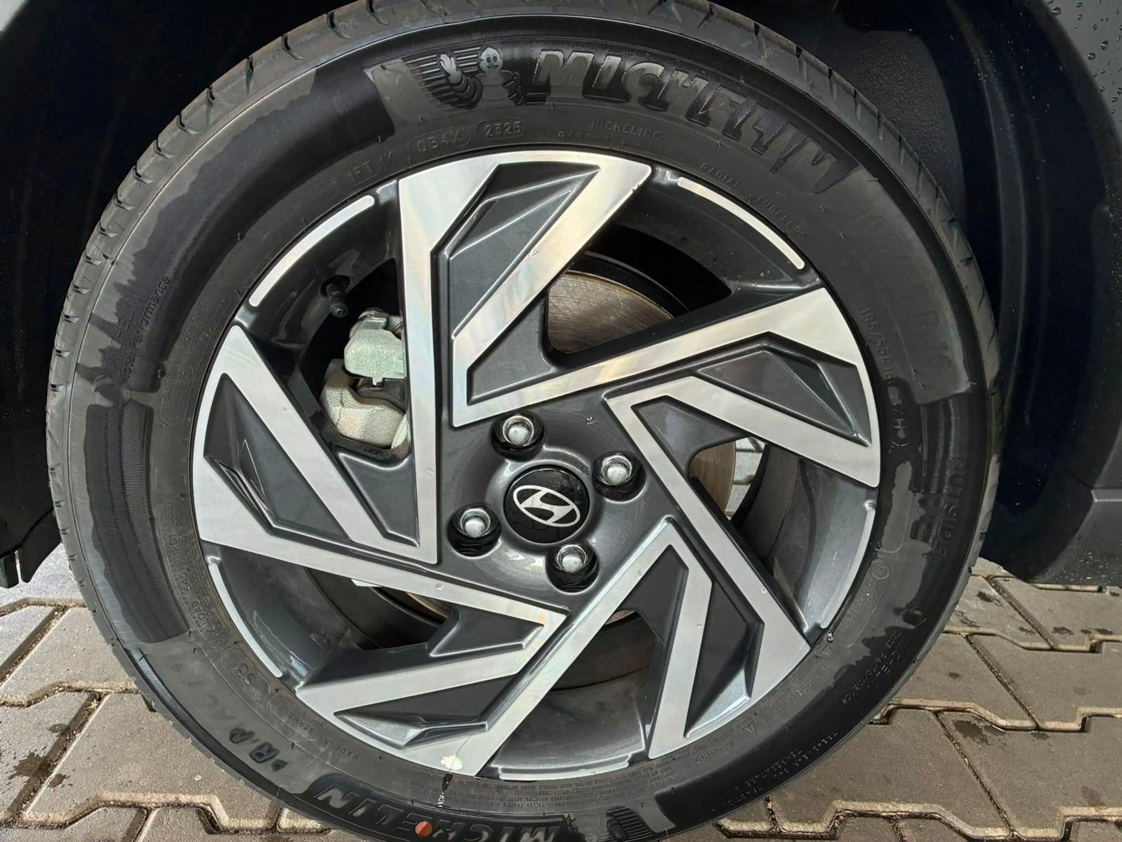 Hyundai BAYON Comfort Plus 1.2 MPI / Sitz + Lenkradhe... — photo 12