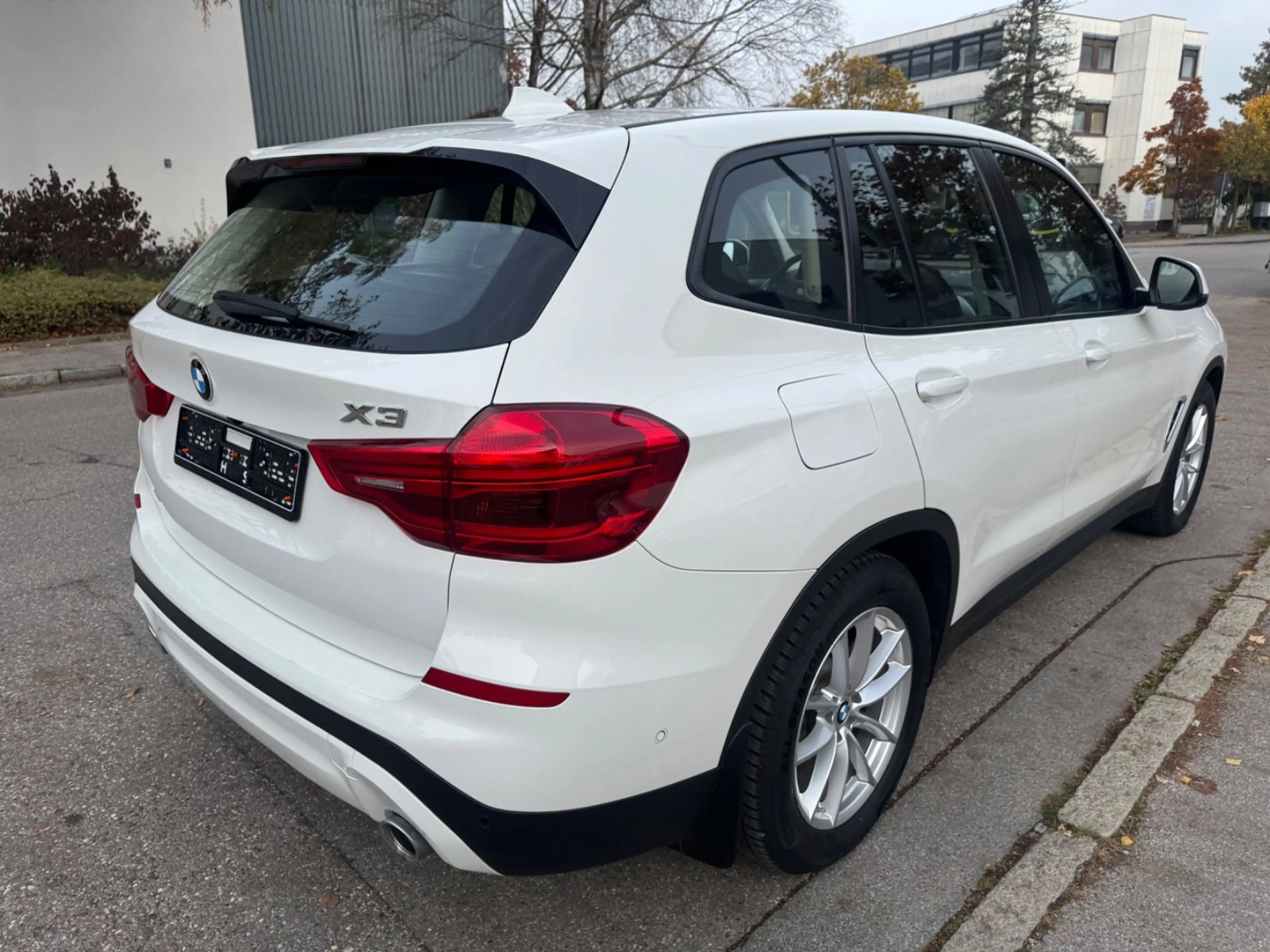 BMW X3 xDrive 20d LED/Navi/Leder/ACC/Kam/AHK/SZH/DAB — photo 5