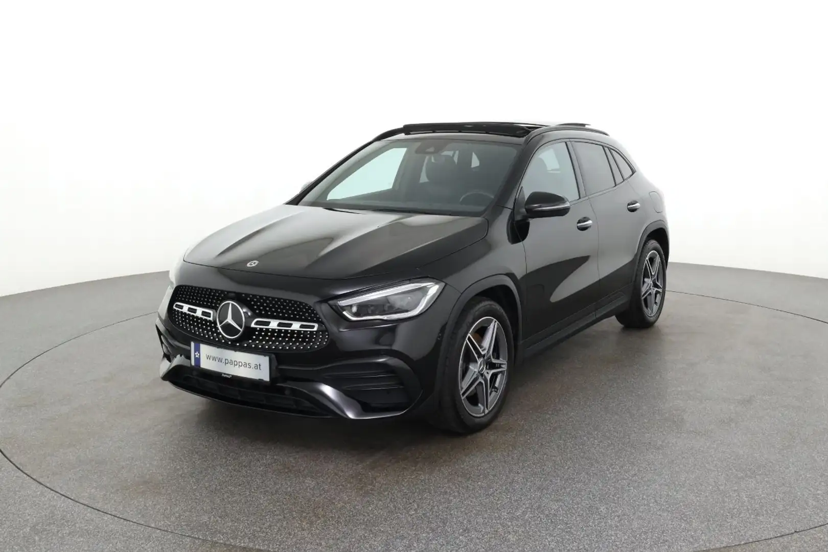 Mercedes-Benz GLA 200 d 4MATIC Cam Navi Pano AUT Wide AHK LED Schwarz - 2