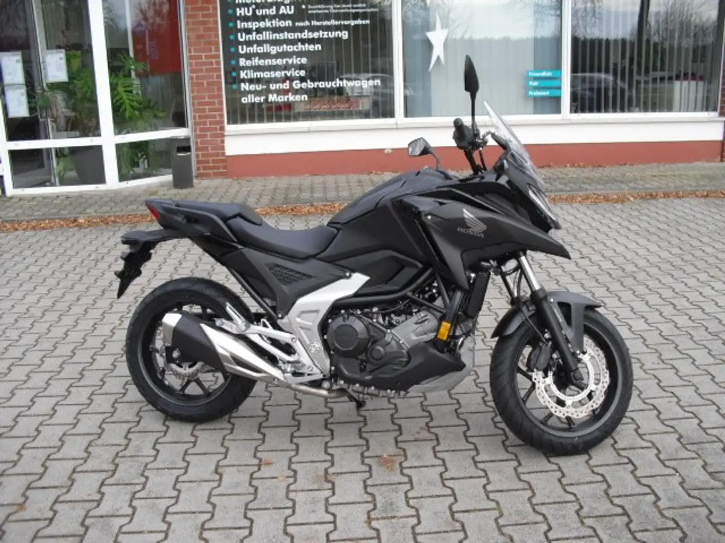 Honda NC 750 NC 750X DCT Zwart - 2