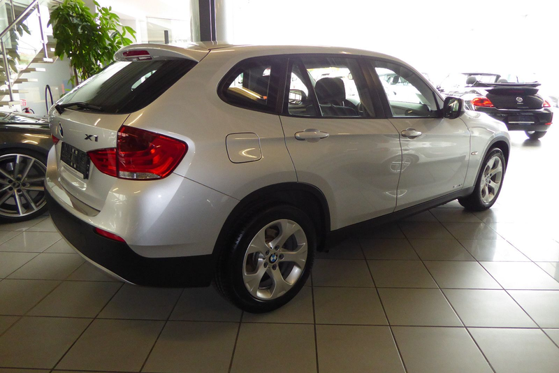 BMW X1 sDrive 18 i Automatik erst 66.900 KM!! AHK — photo 4