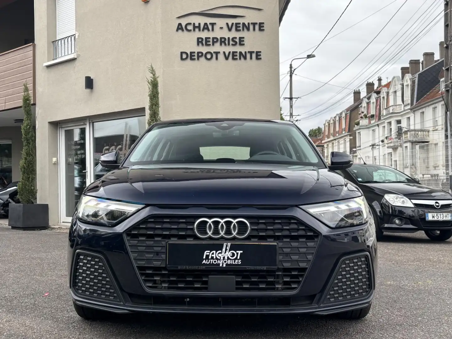 Audi A1 Sportback 1.0 25 TFSI - 95 - BV S-Tronic  Business line Blau - 2
