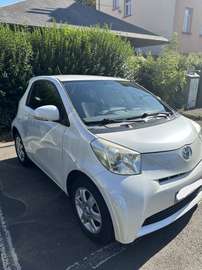 iQ 1.33i VVT-i Premium