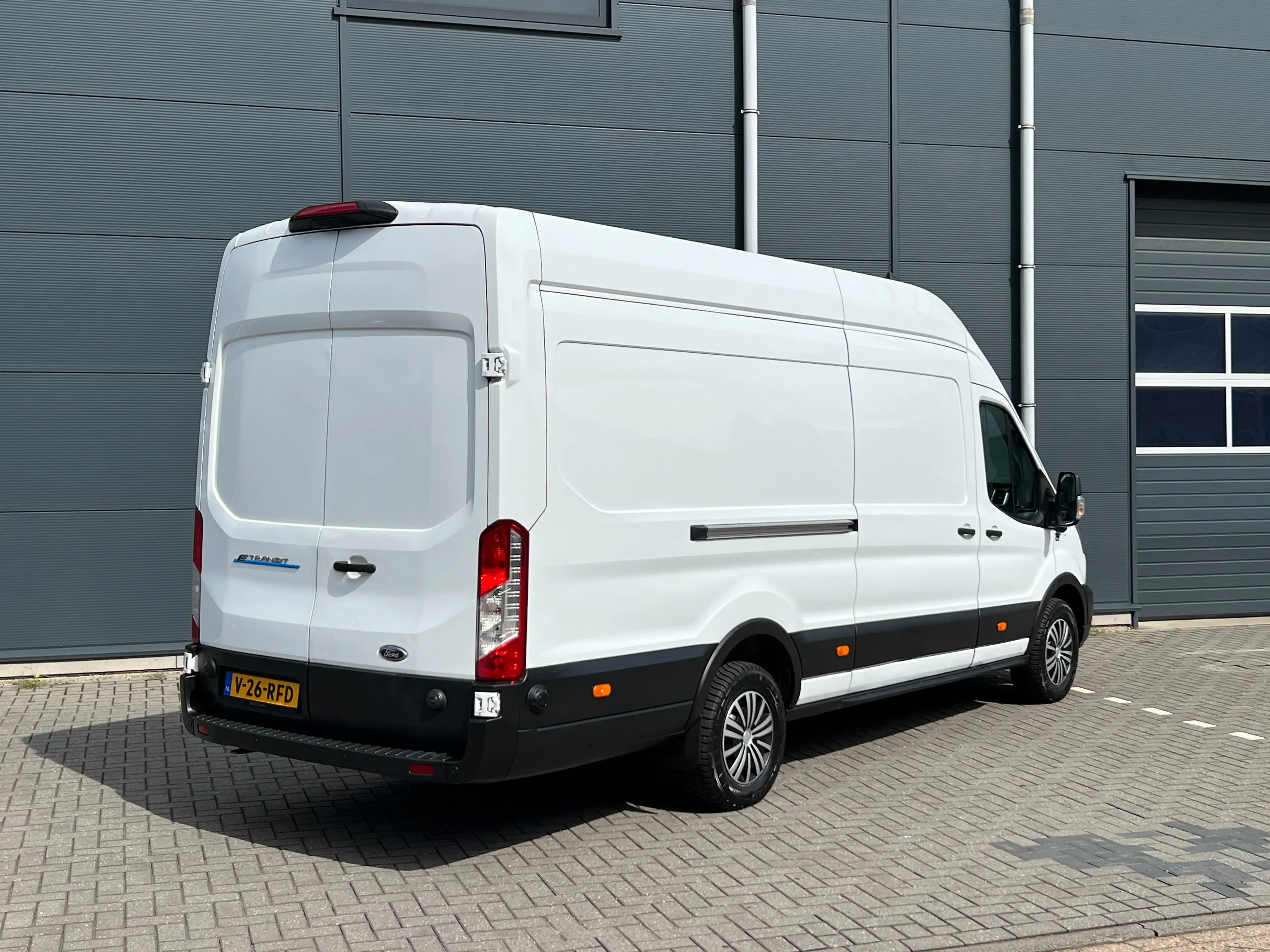 Ford E-Transit 390 L4H3 Trend 68kWh — photo 4
