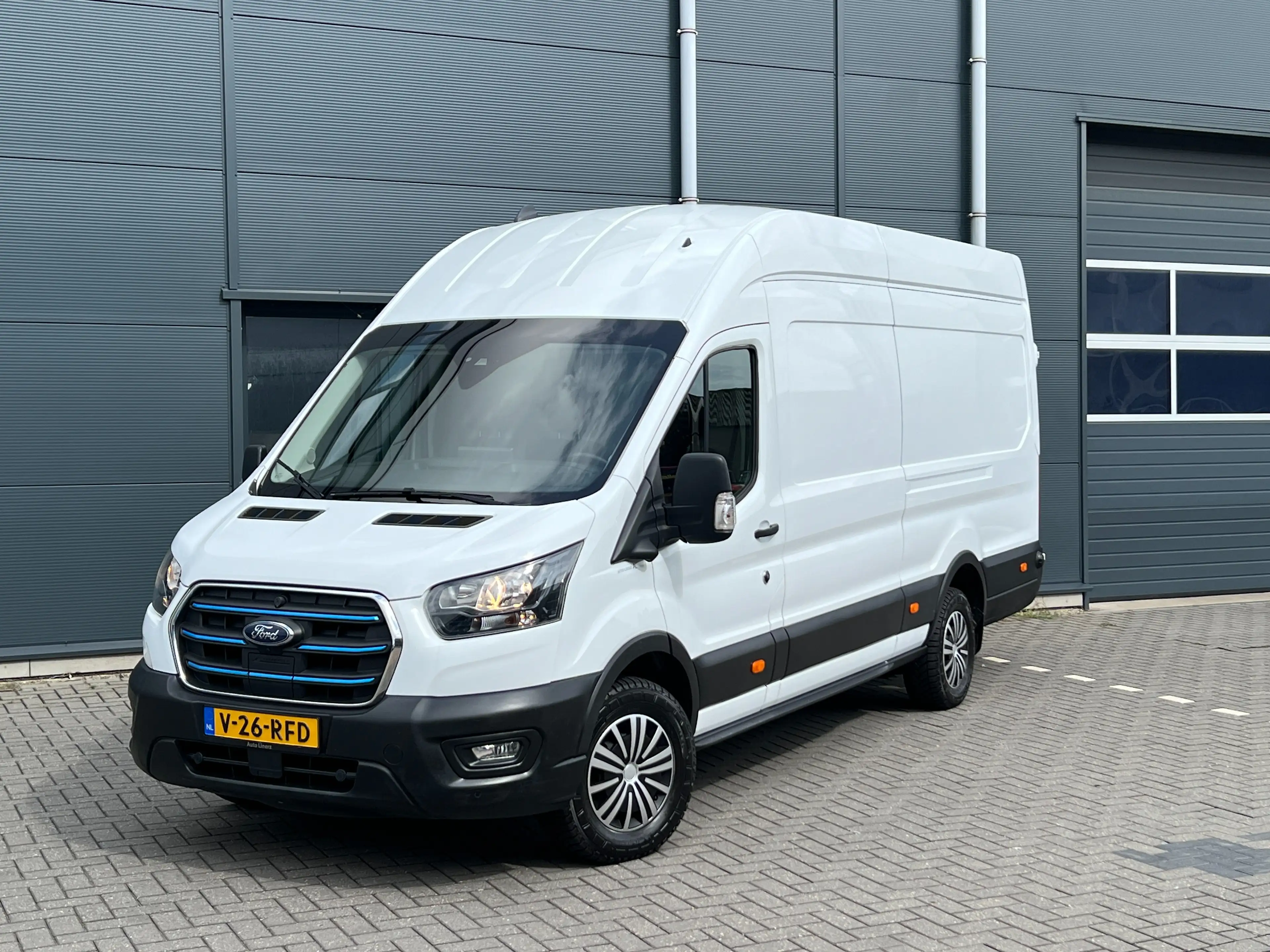 Ford E-Transit 390 L4H3 Trend 68kWh — photo 9