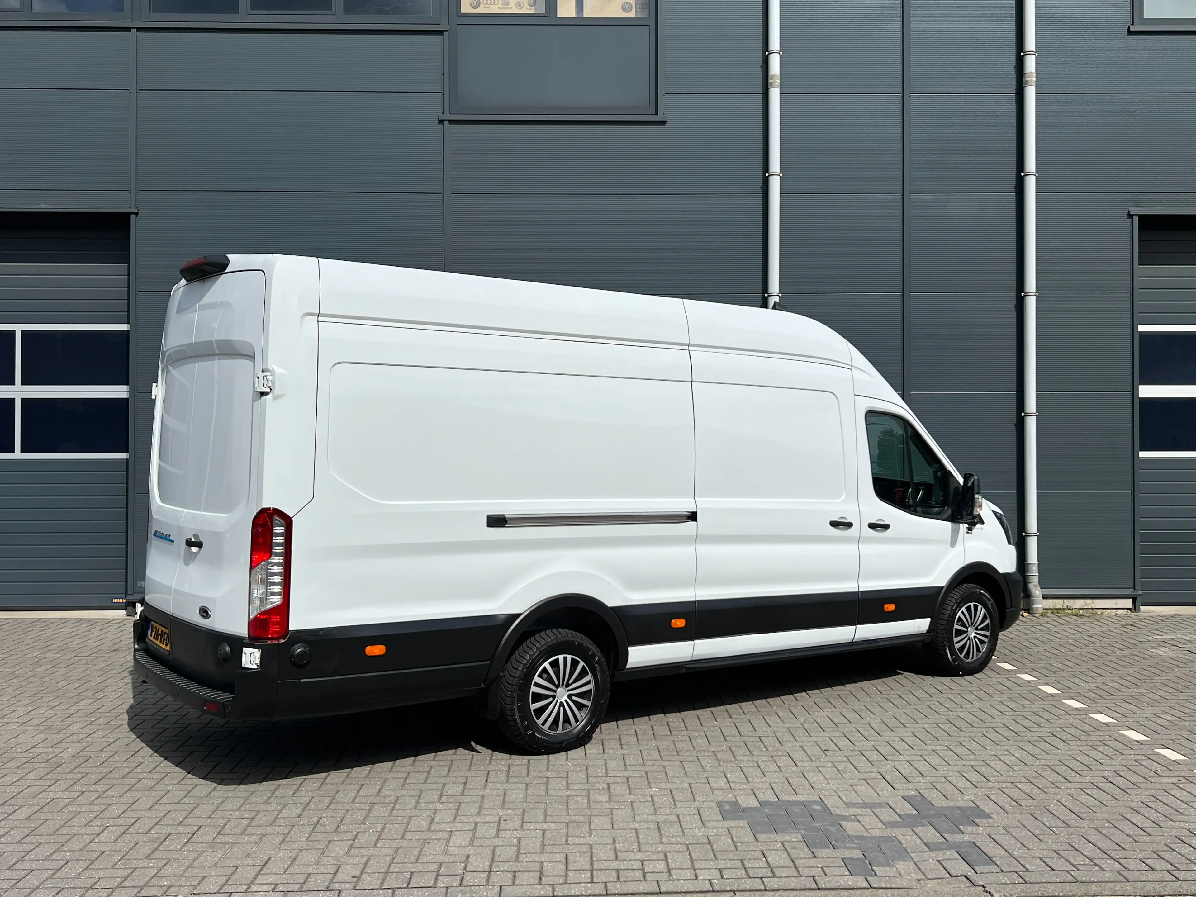 Ford E-Transit 390 L4H3 Trend 68kWh — photo 3