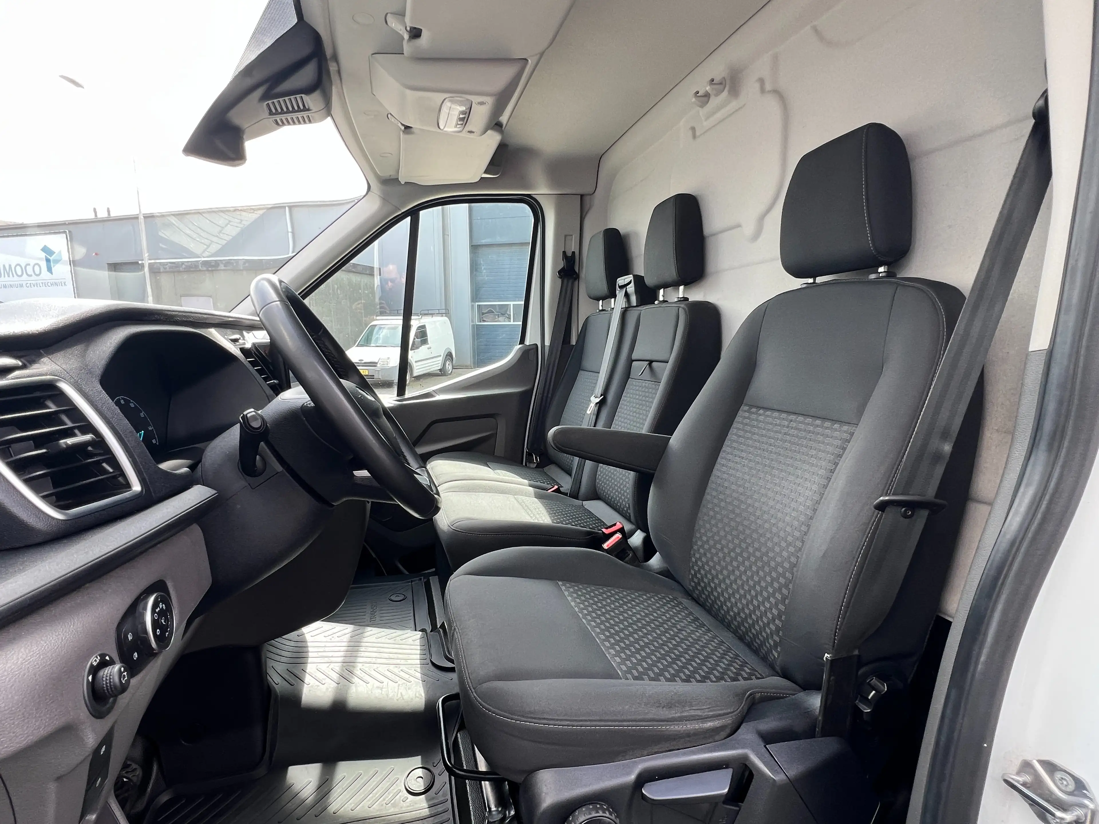 Ford E-Transit 390 L4H3 Trend 68kWh — photo 15