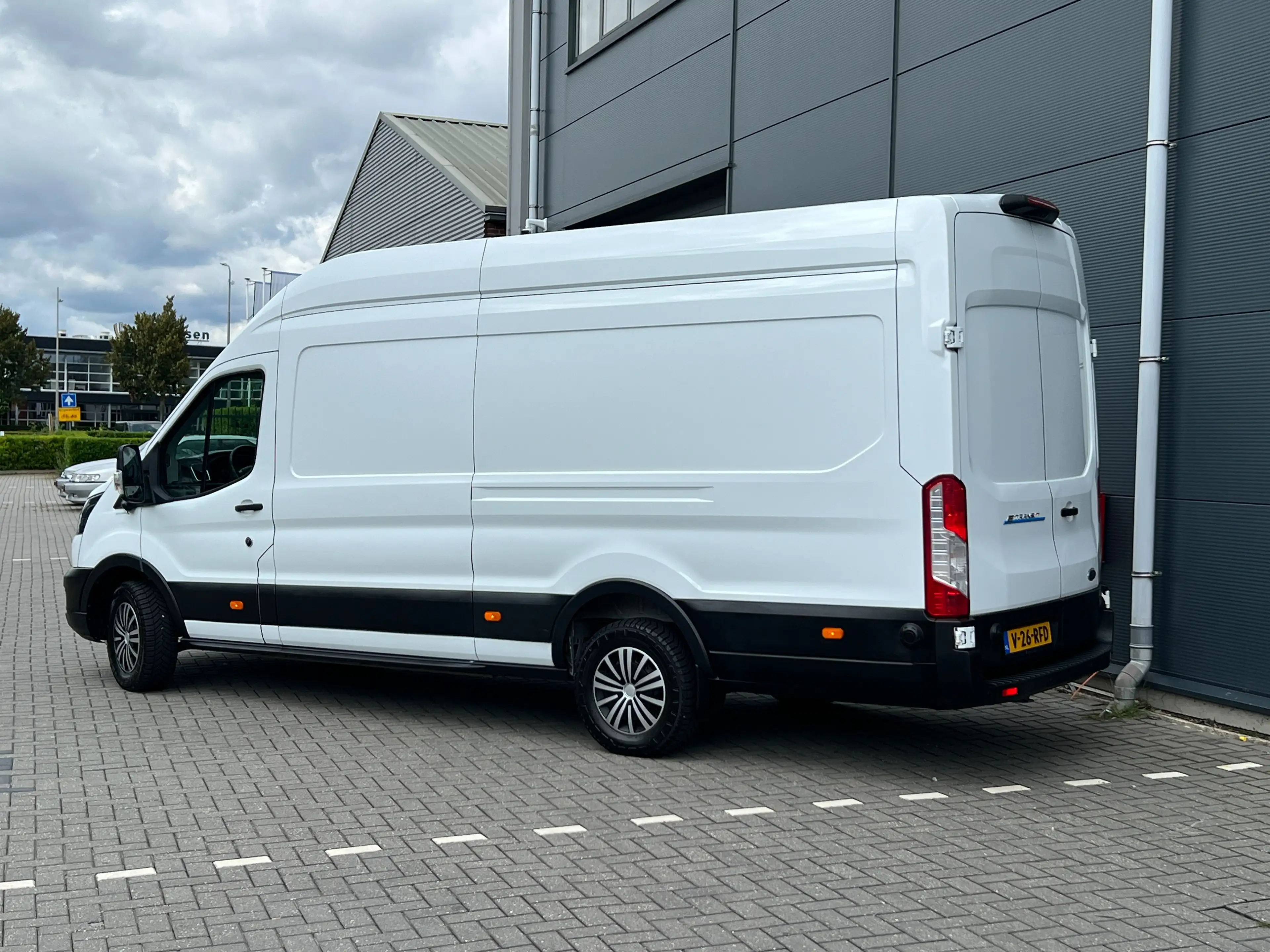 Ford E-Transit 390 L4H3 Trend 68kWh — photo 13