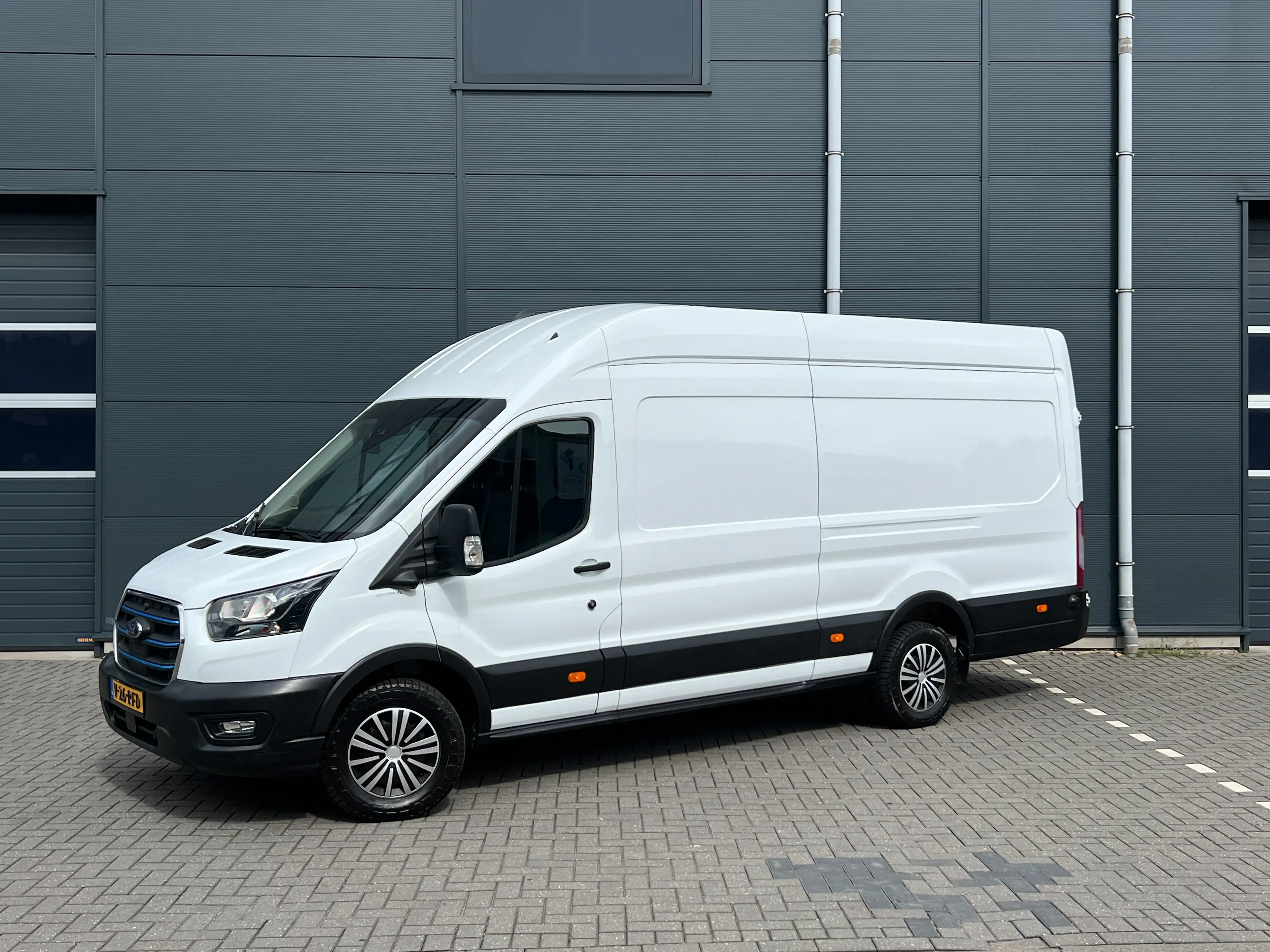 Ford E-Transit 390 L4H3 Trend 68kWh — photo 10