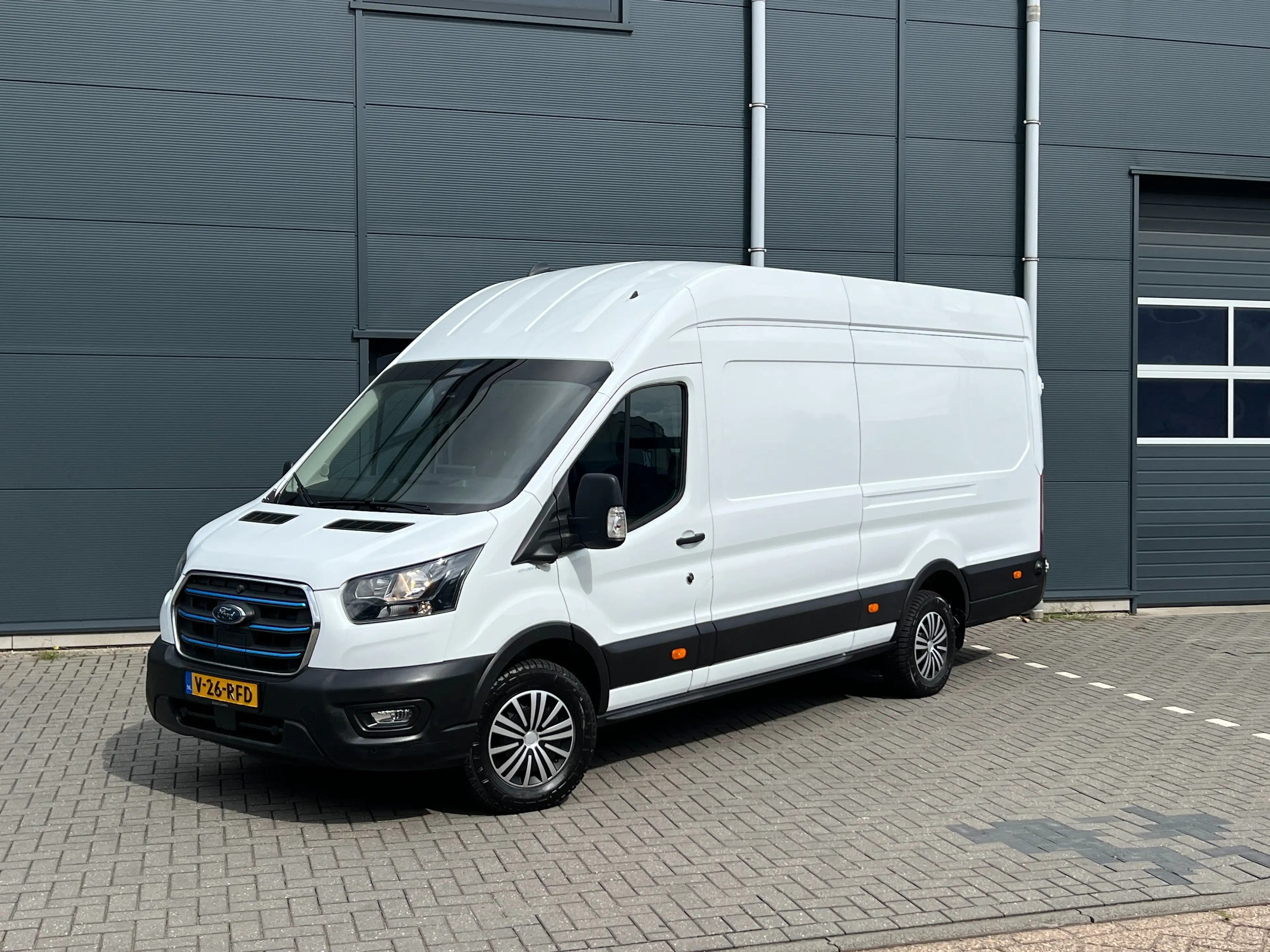 Ford E-Transit 390 L4H3 Trend 68kWh — photo 8
