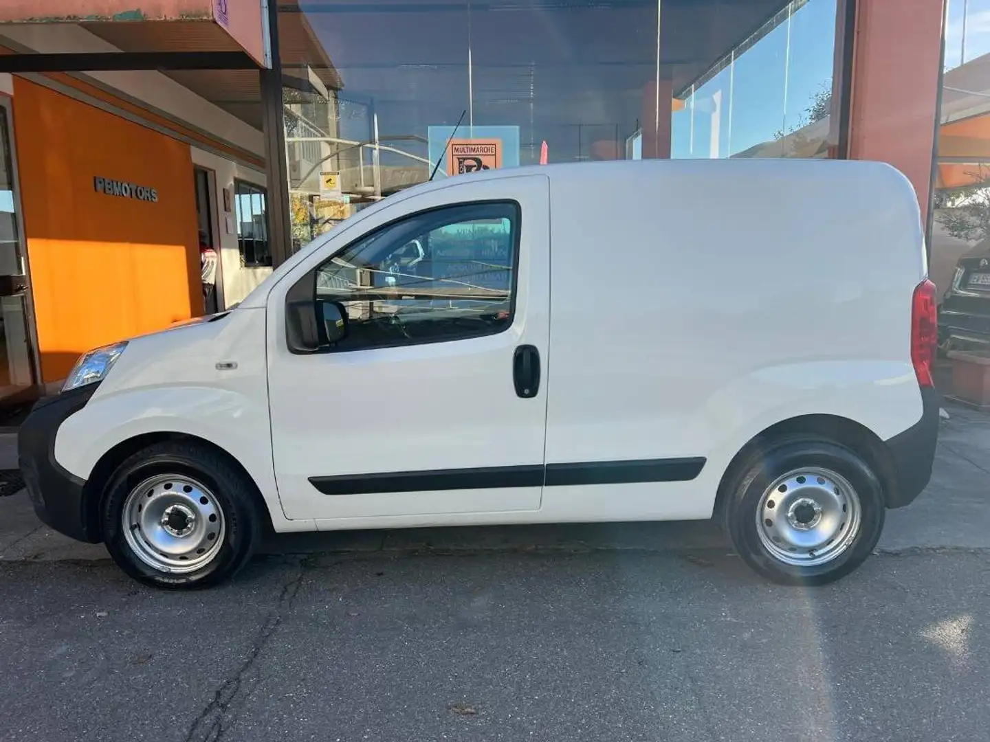 Fiat Fiorino Cargo 1.3 mjt 80cv E6d-temp Wit - 2