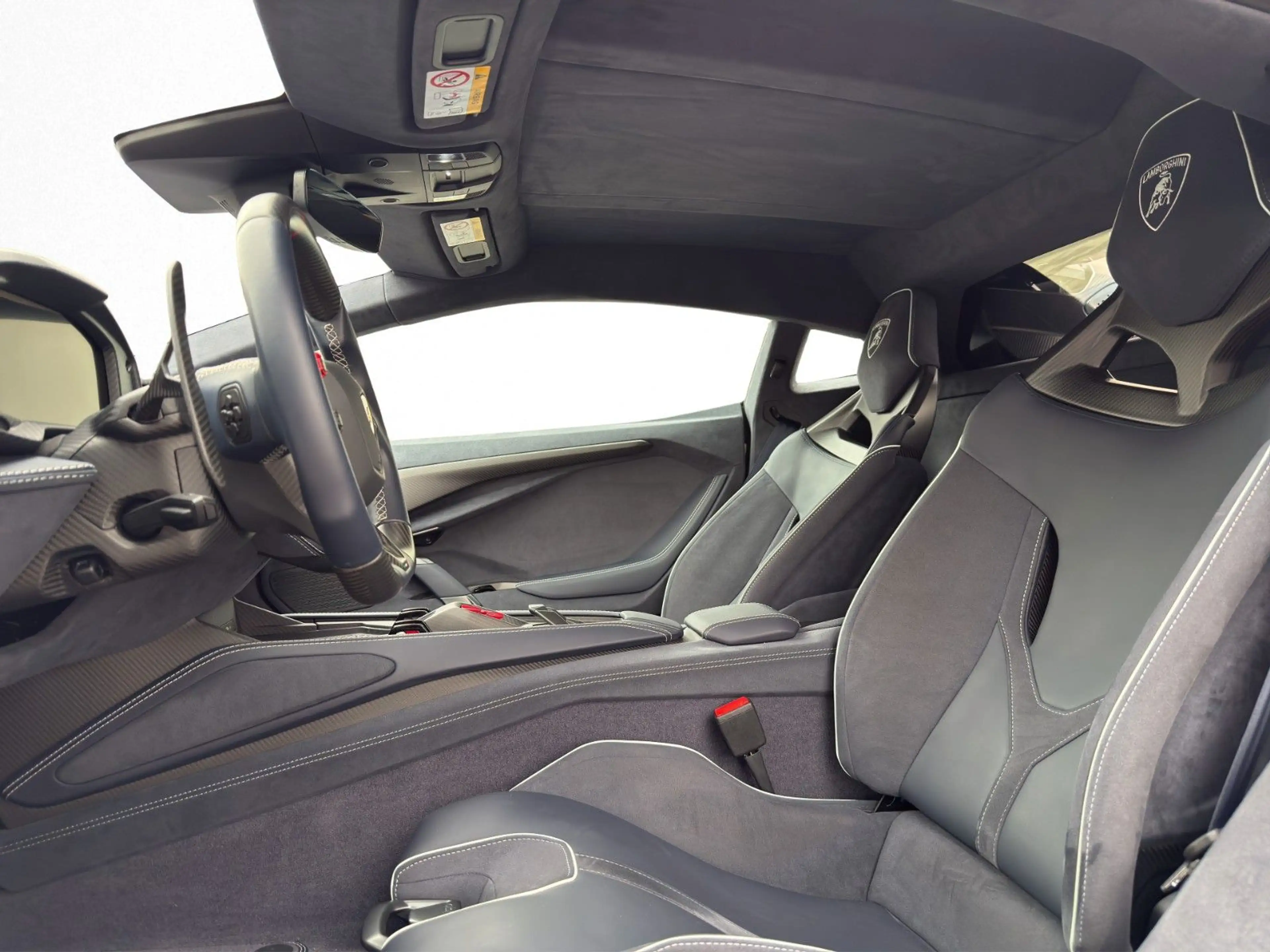Lamborghini Revuelto 6.5 V12 HPEV — photo 10
