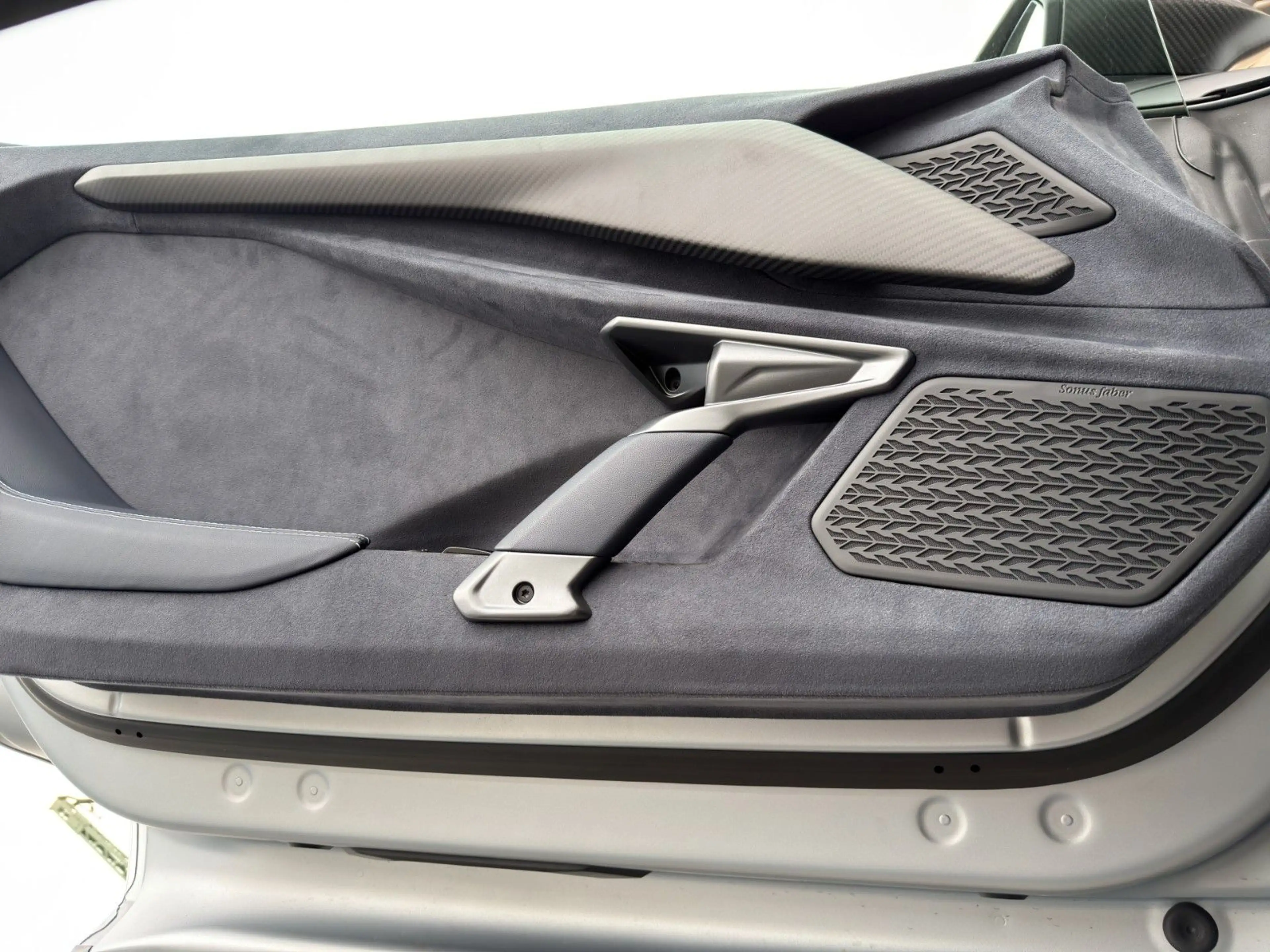 Lamborghini Revuelto 6.5 V12 HPEV — photo 13