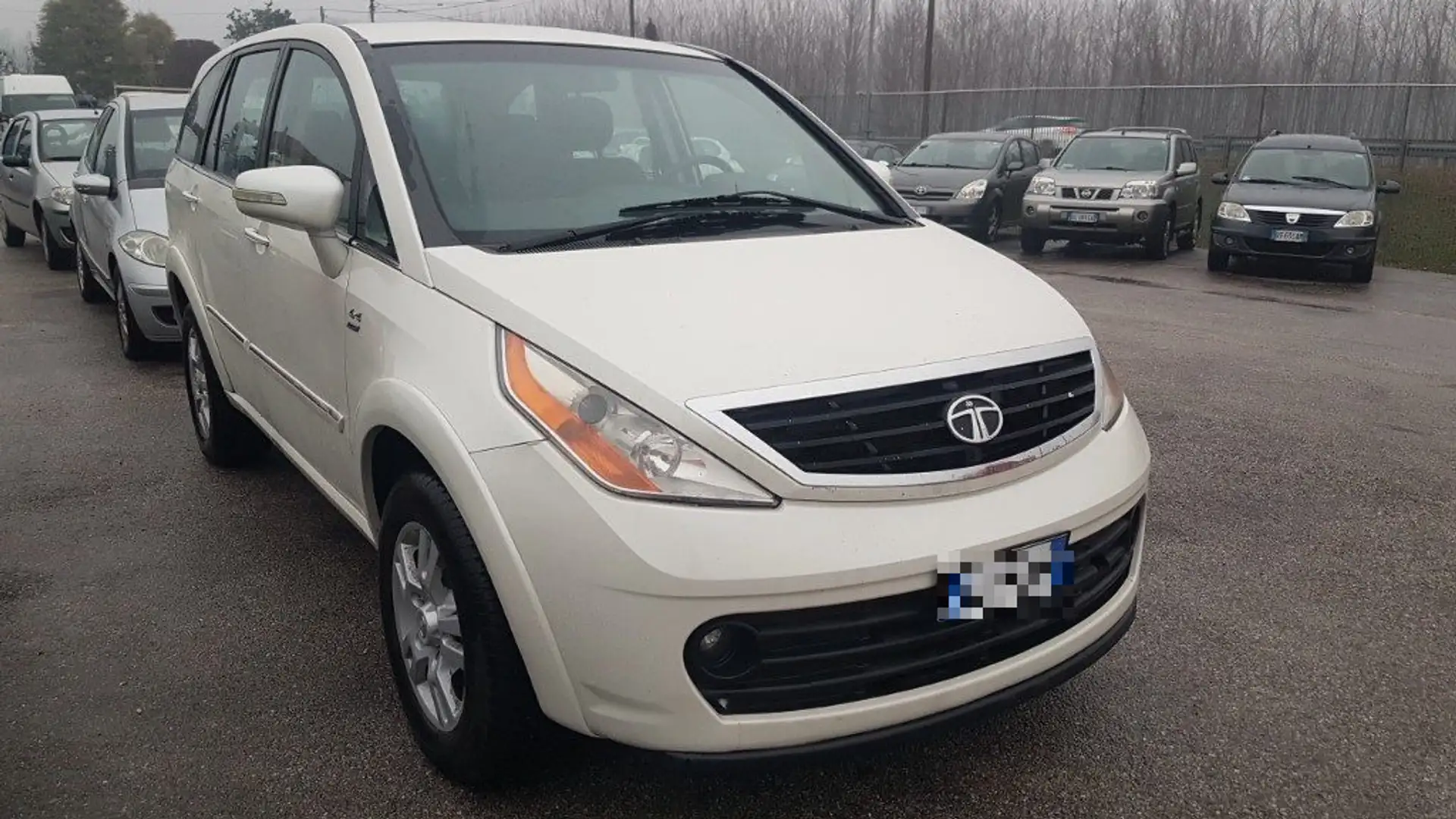 Tata Aria 4x4 Adapterra 7 posti Weiß - 2