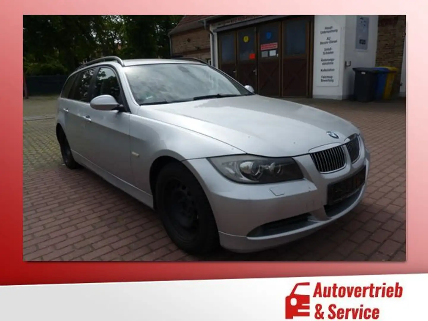 BMW 320 320i Touring Autom.,Xenon,Tempo.,Sitzh.,Navi Silber - 1