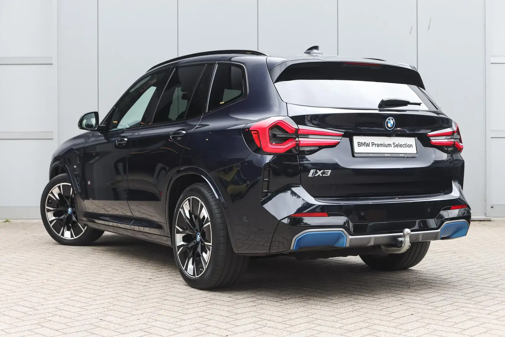 BMW iX3 High Executive / Trekhaak / Sportstoelen / Adaptie Zwart - 2