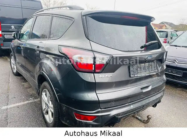 Ford Kuga view 4