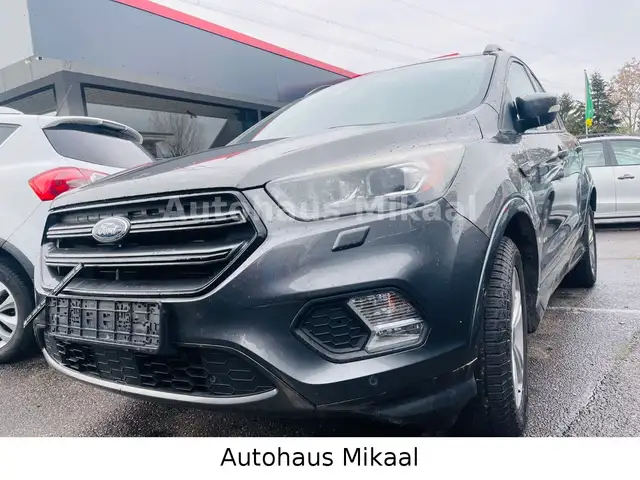 Ford Kuga view 3