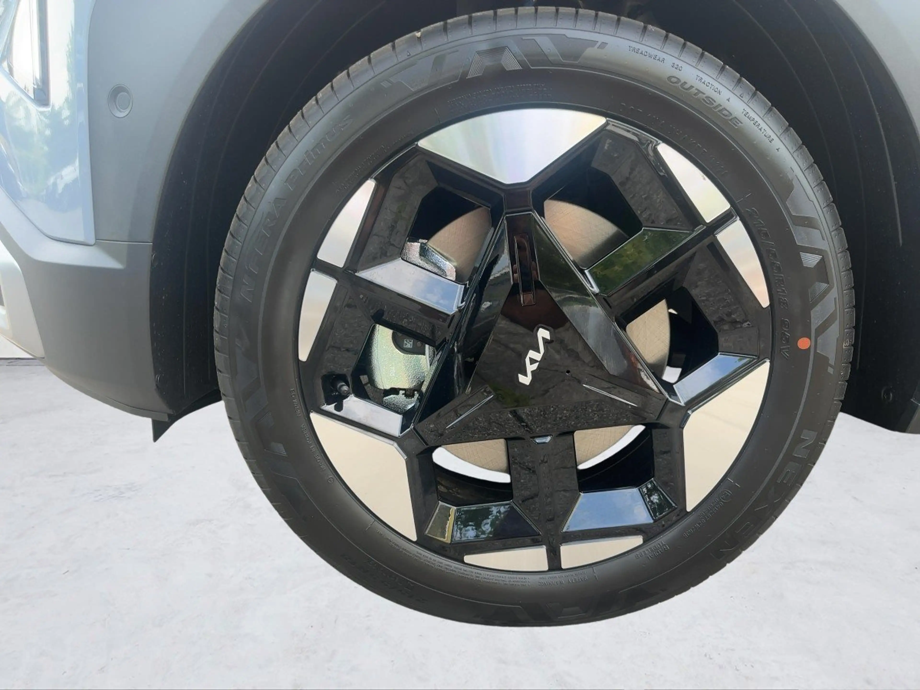Kia Seltos 1.6 T-GDI W Spirit Navi+SHZ+2xKlima+Kam. — photo 12