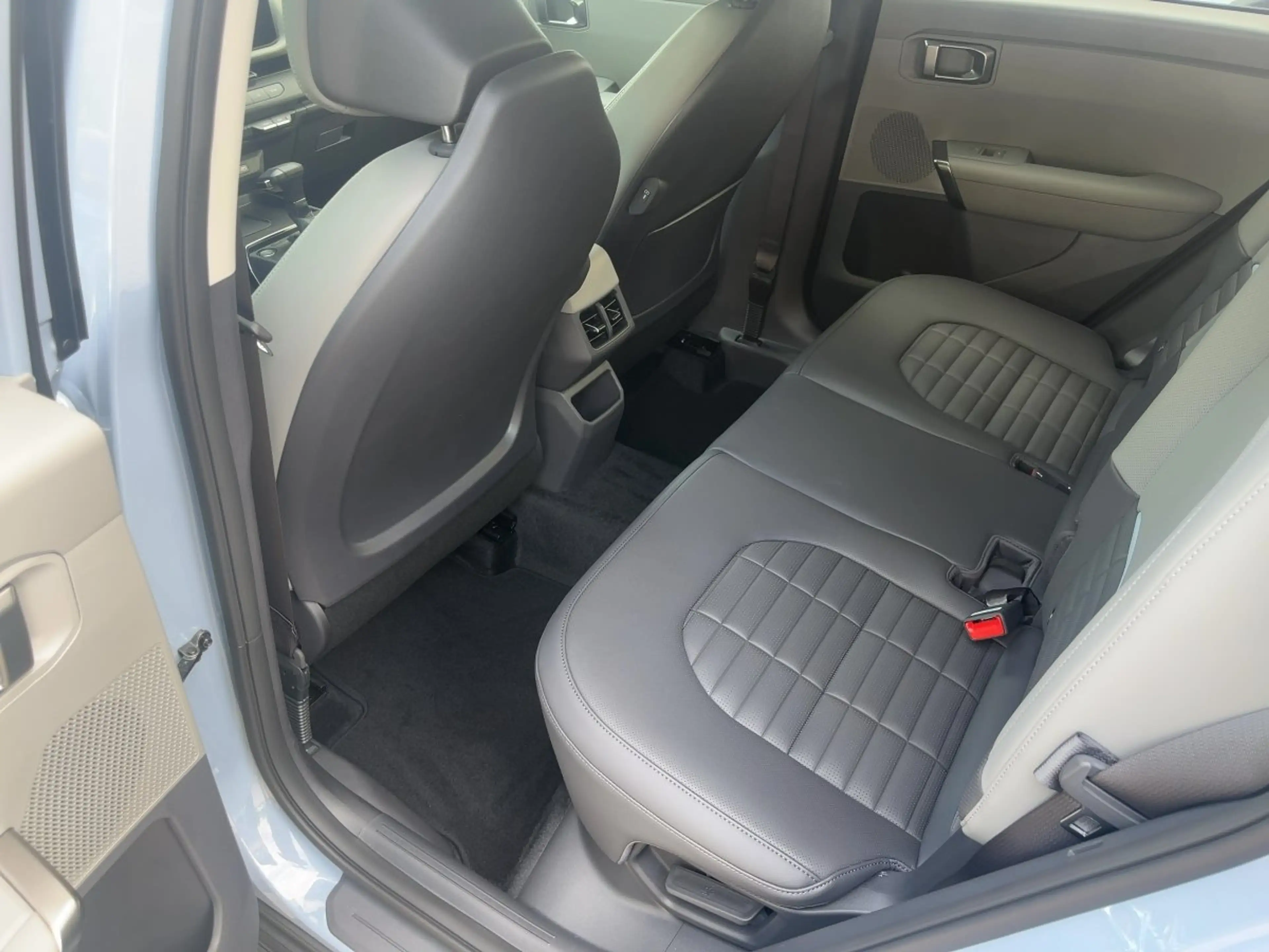 Kia Seltos 1.6 T-GDI W Spirit Navi+SHZ+2xKlima+Kam. — photo 8